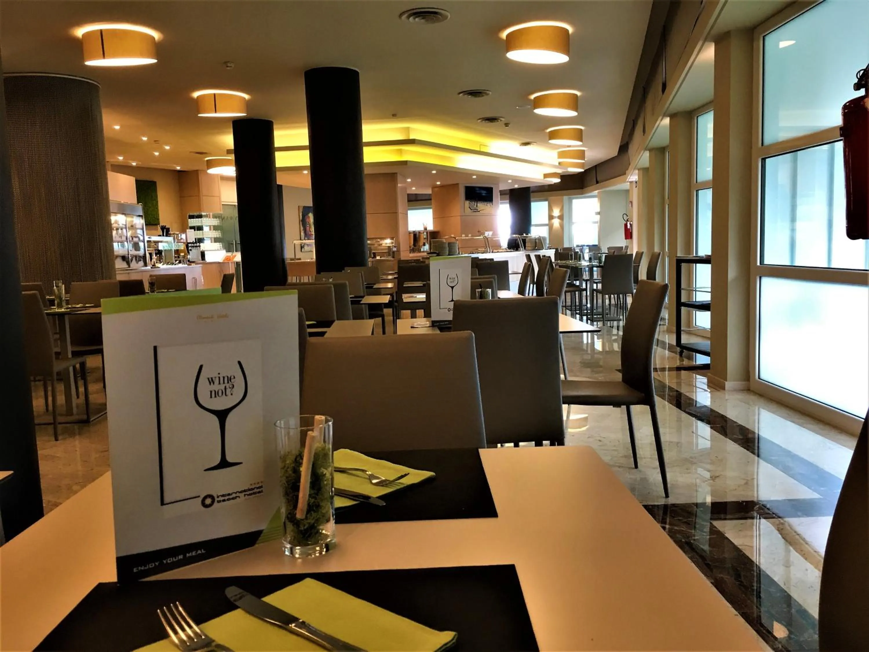 Restaurant/places to eat in International Beach Hotel