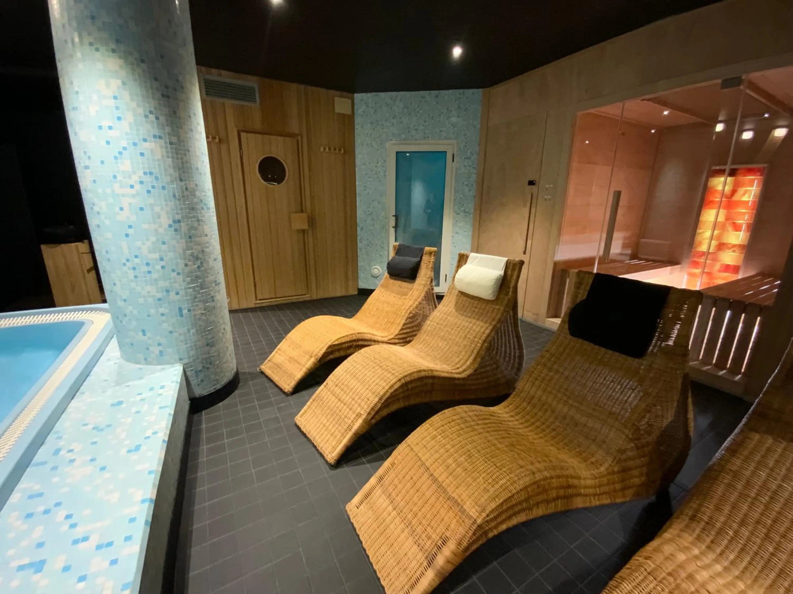 Spa and wellness centre/facilities in International Beach Hotel