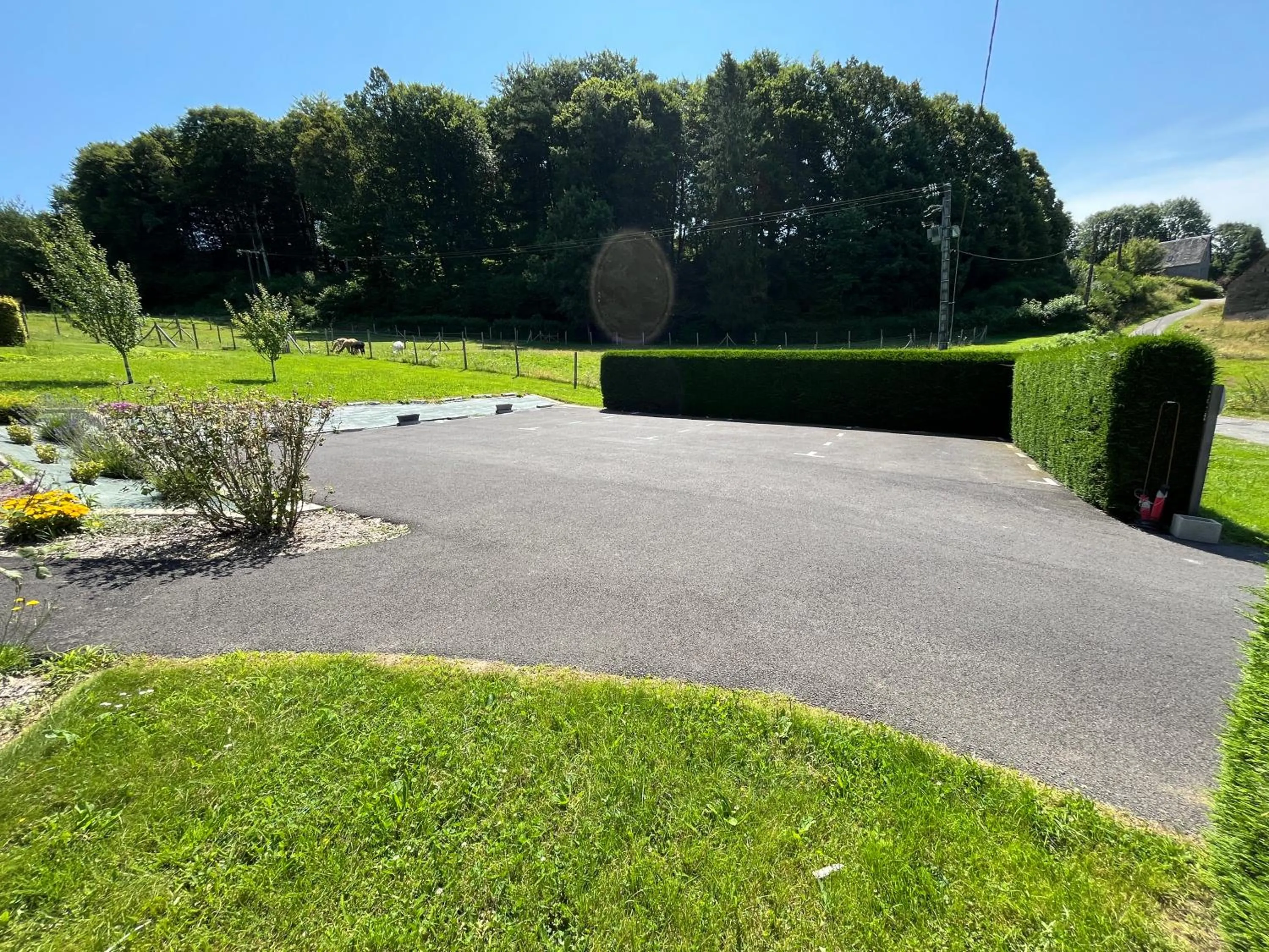 Parking in Maison Chabrat