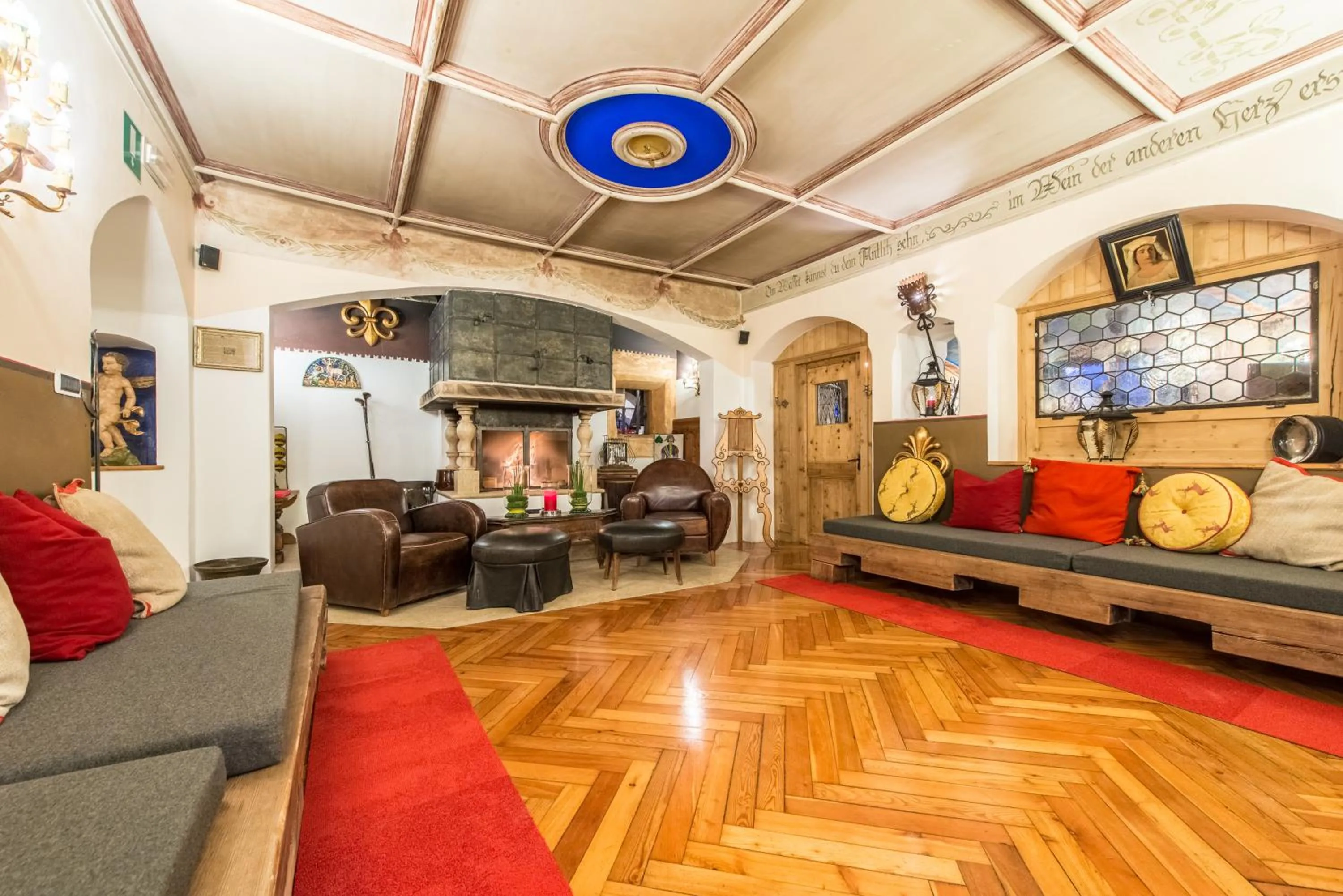 Seating area in Adler Suite & Stube