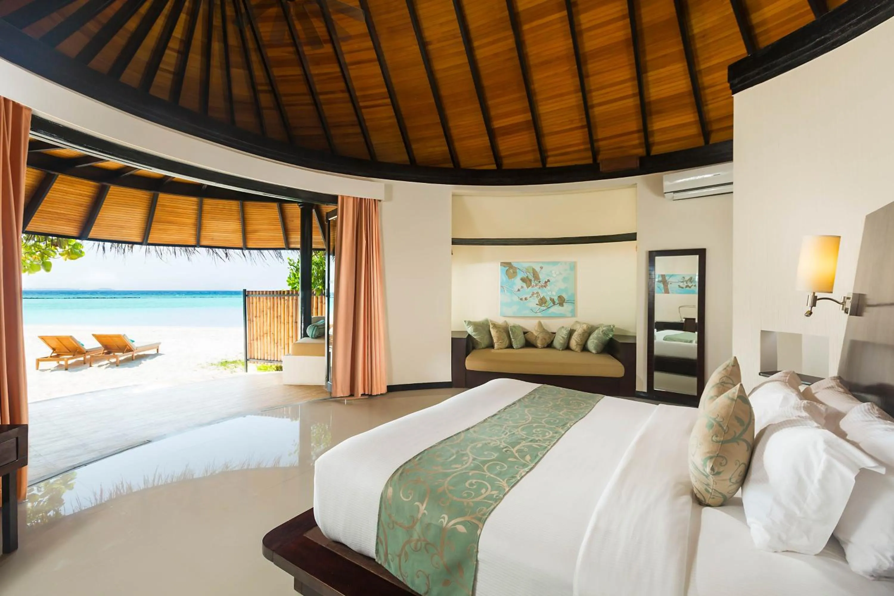 Photo of the whole room, Bed in Sun Siyam Iru Fushi with Free Transfer