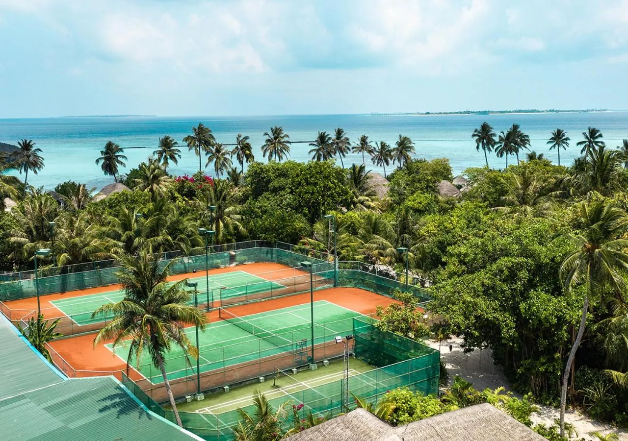 Tennis court in Sun Siyam Iru Fushi with Free Transfer