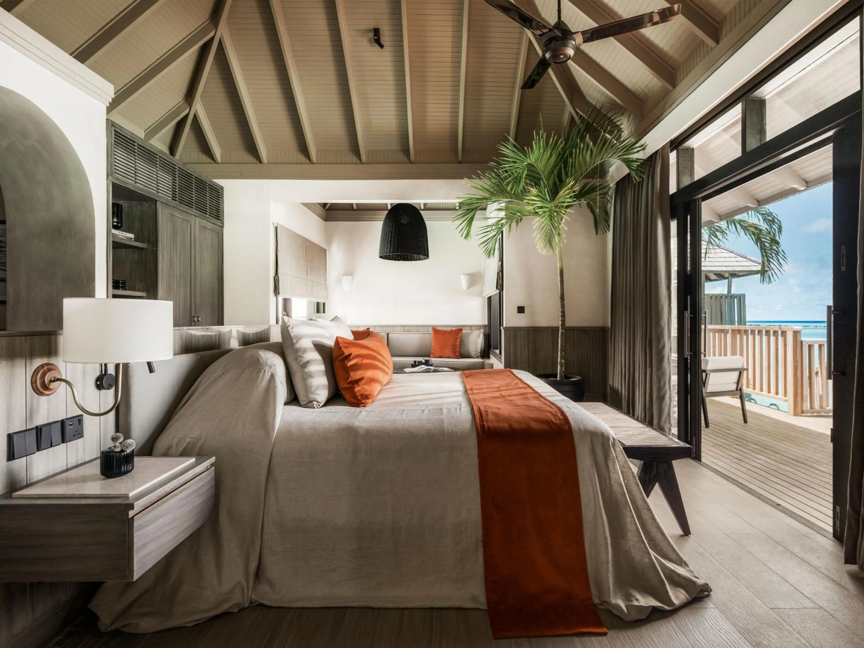 Bed in Sun Siyam Iru Fushi with Free Transfer