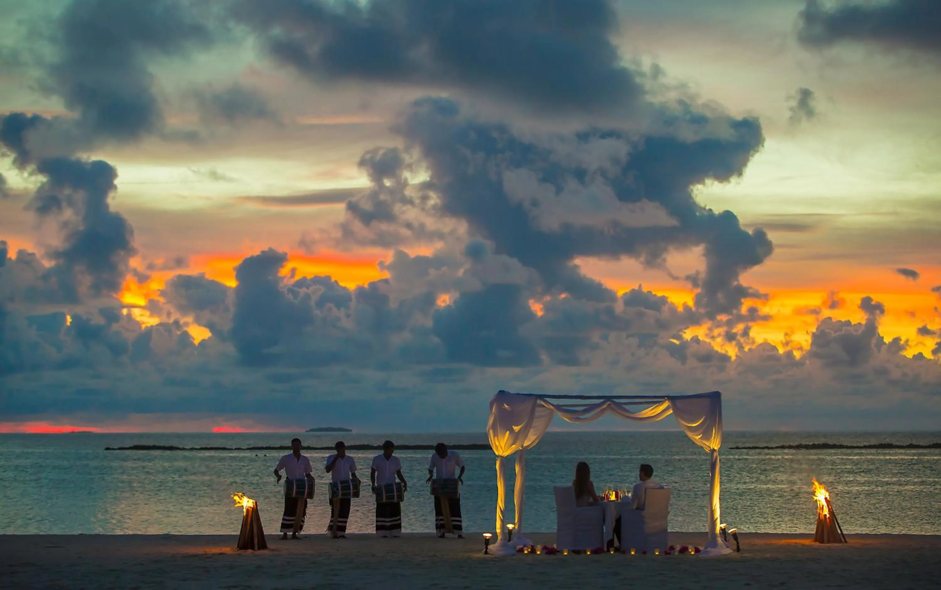 Food and drinks in Sun Siyam Iru Fushi with Free Transfer