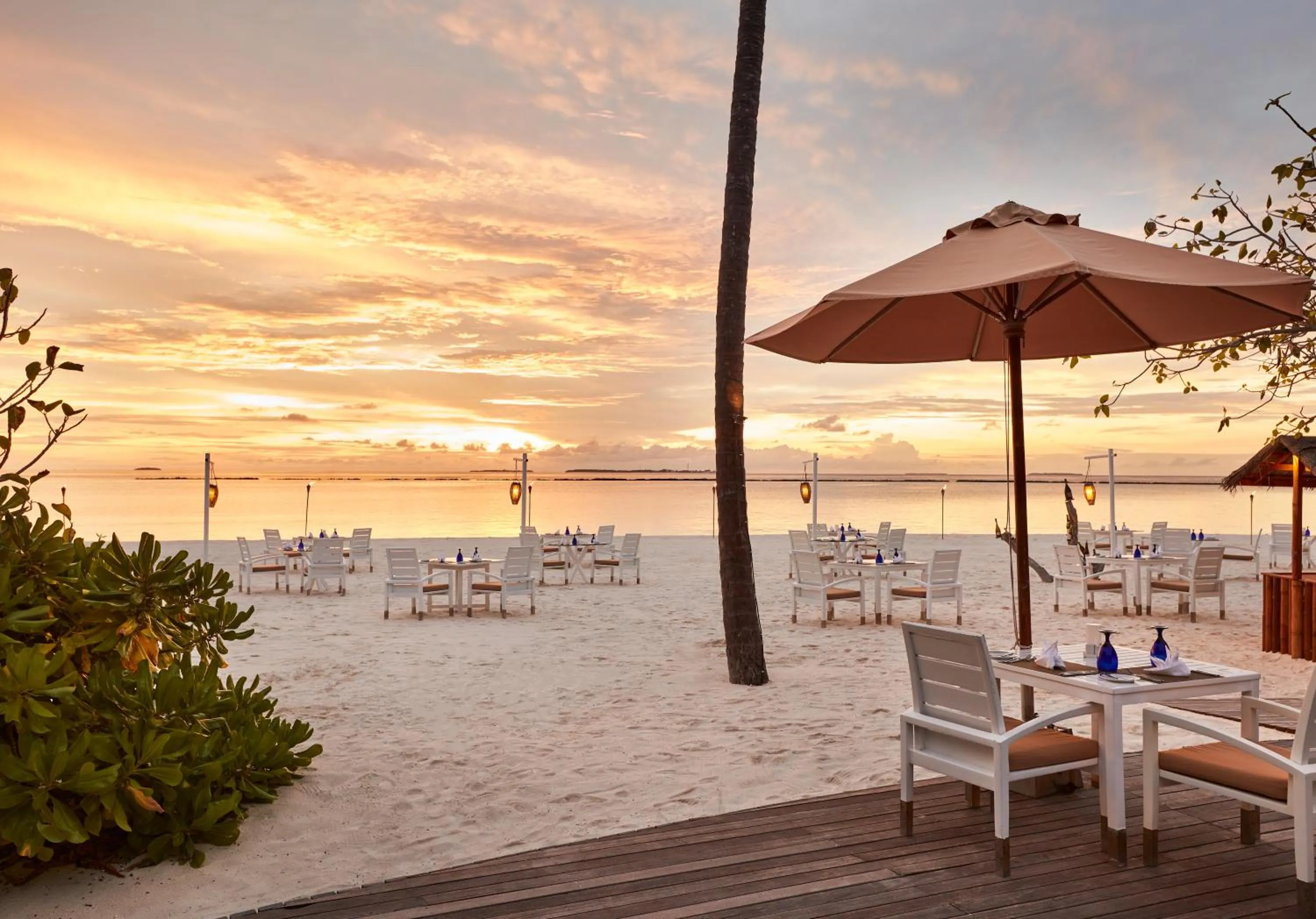 Restaurant/places to eat in Sun Siyam Iru Fushi with Free Transfer