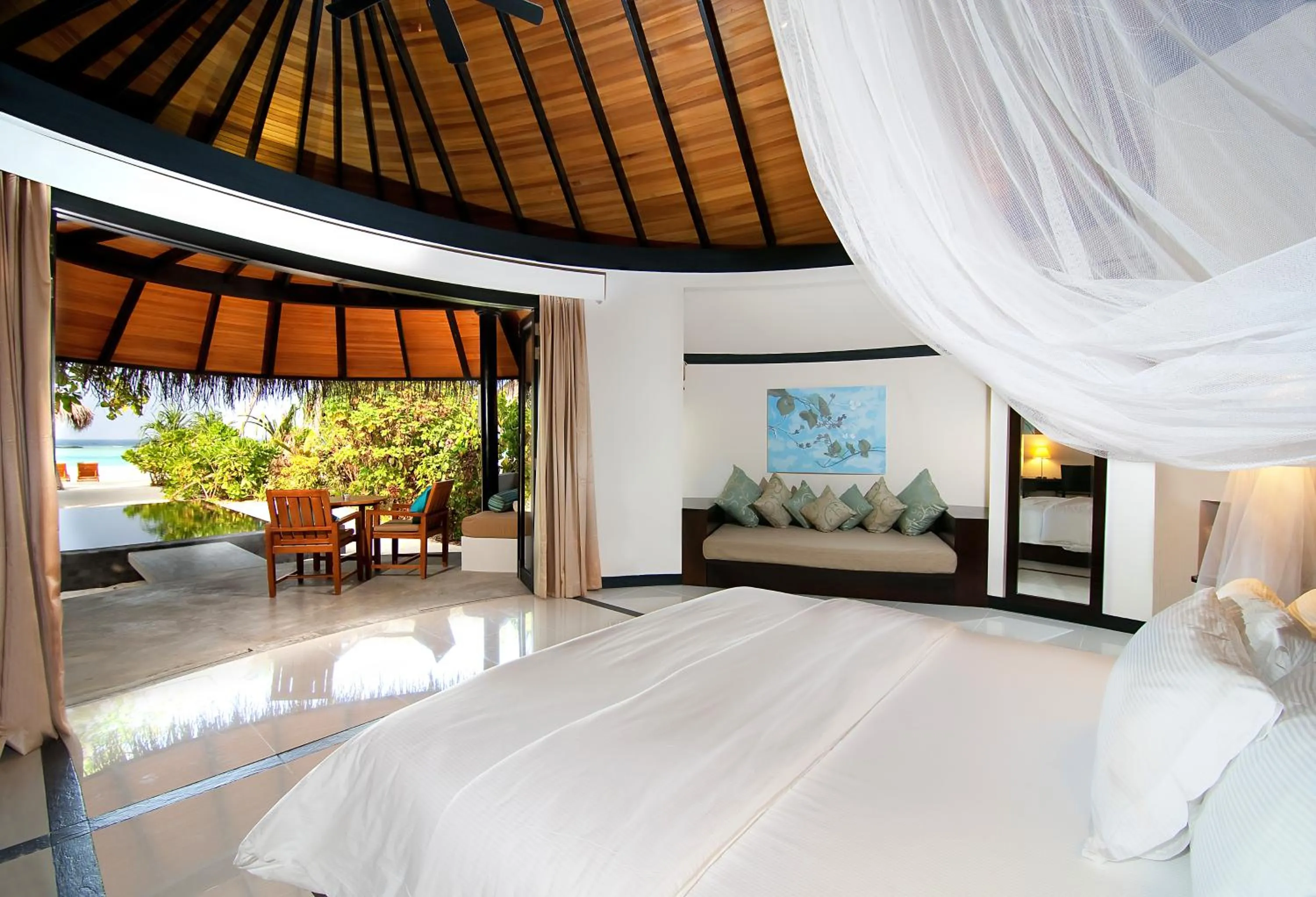 Bedroom, Bed in Sun Siyam Iru Fushi with Free Transfer