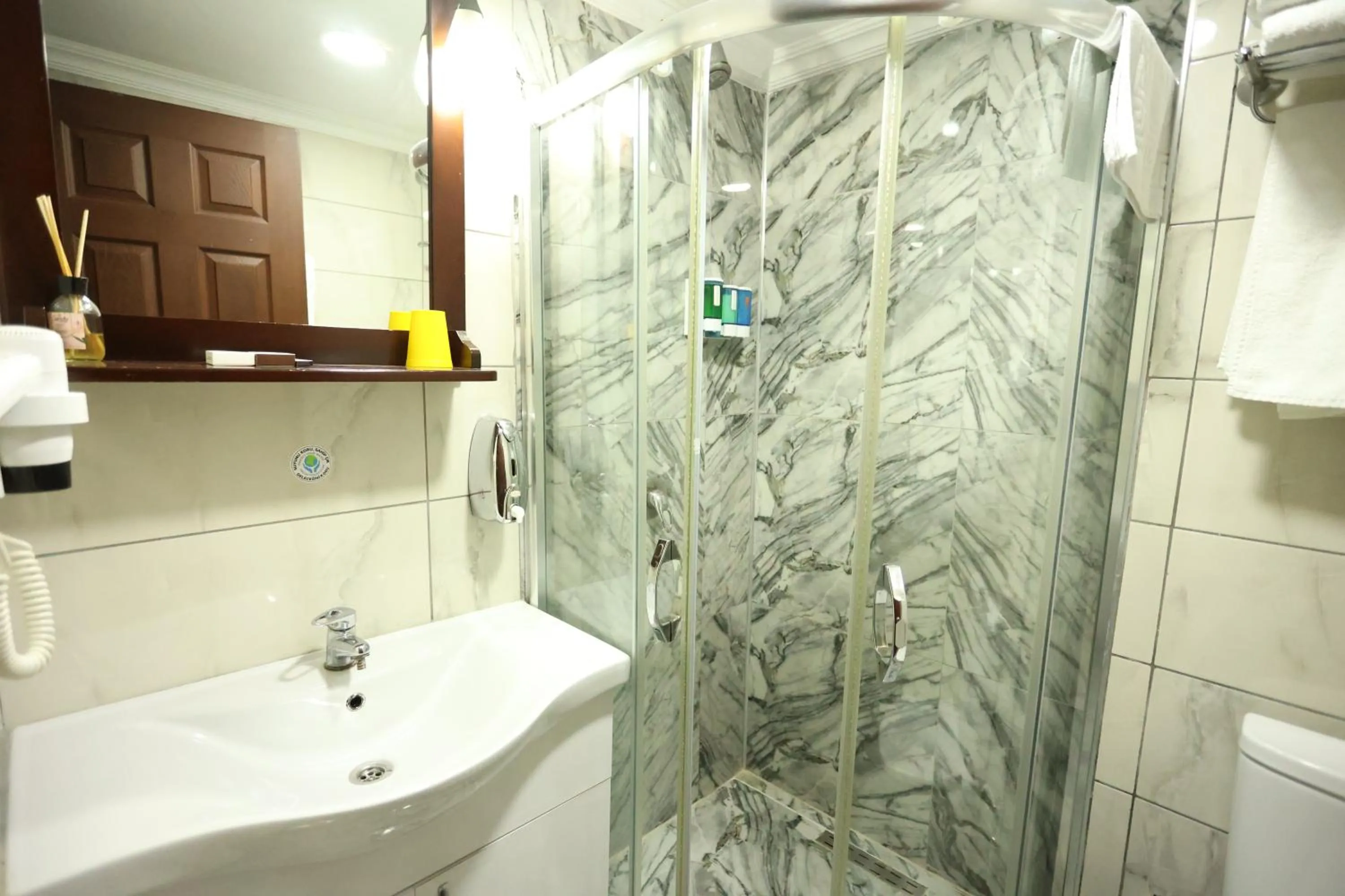 Shower in Asmali Hotel