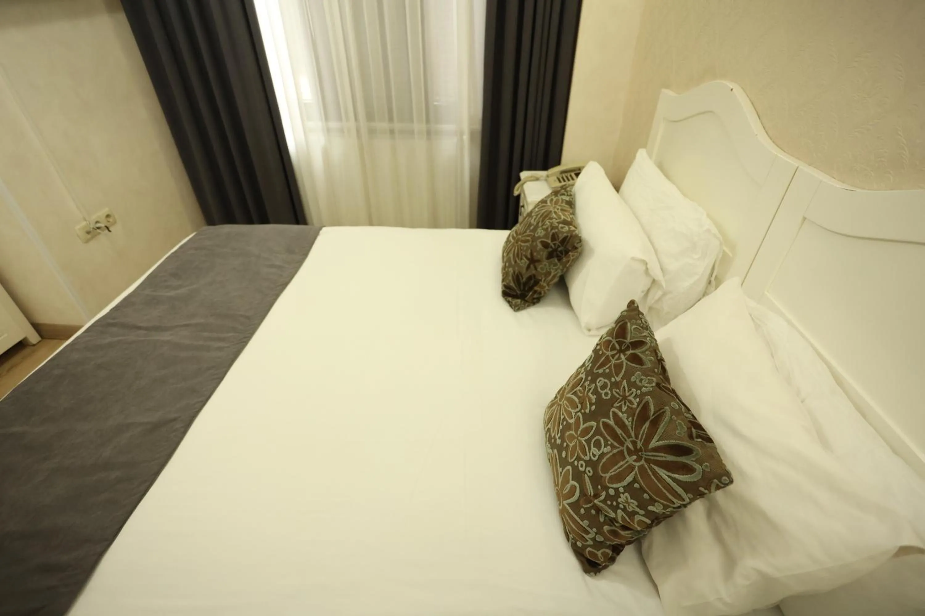 Photo of the whole room in Asmali Hotel