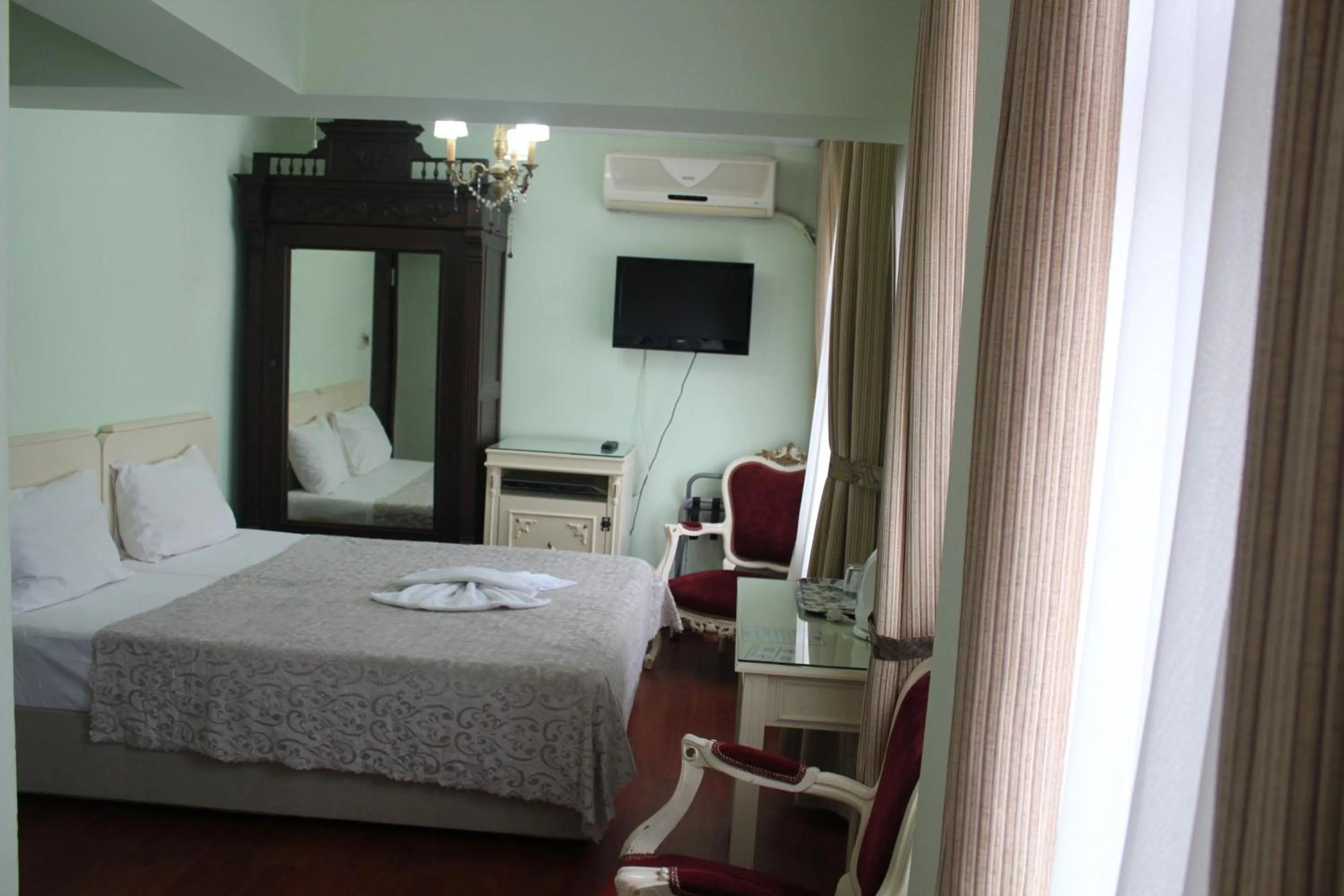 Bedroom in Asmali Hotel