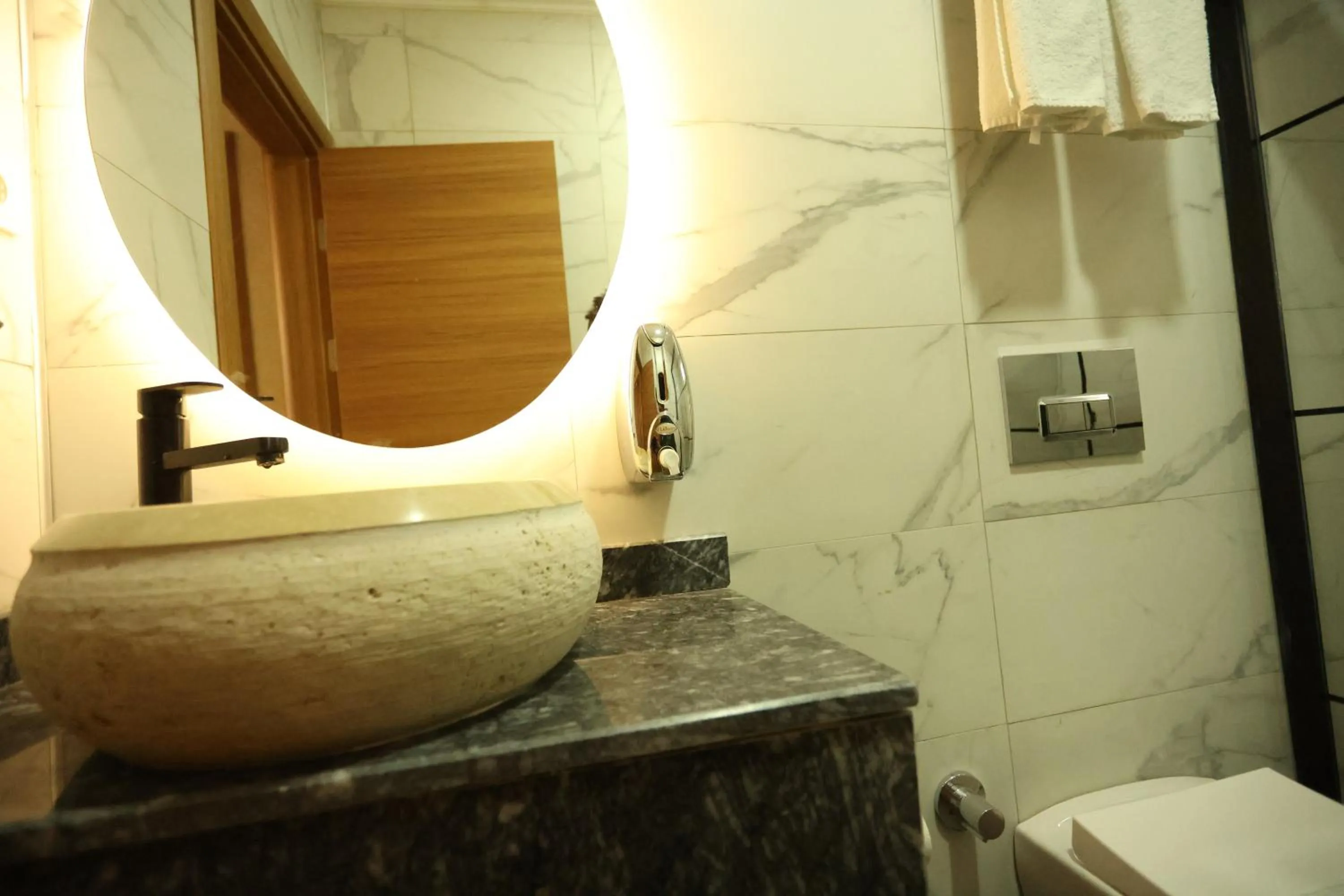 Shower in Asmali Hotel