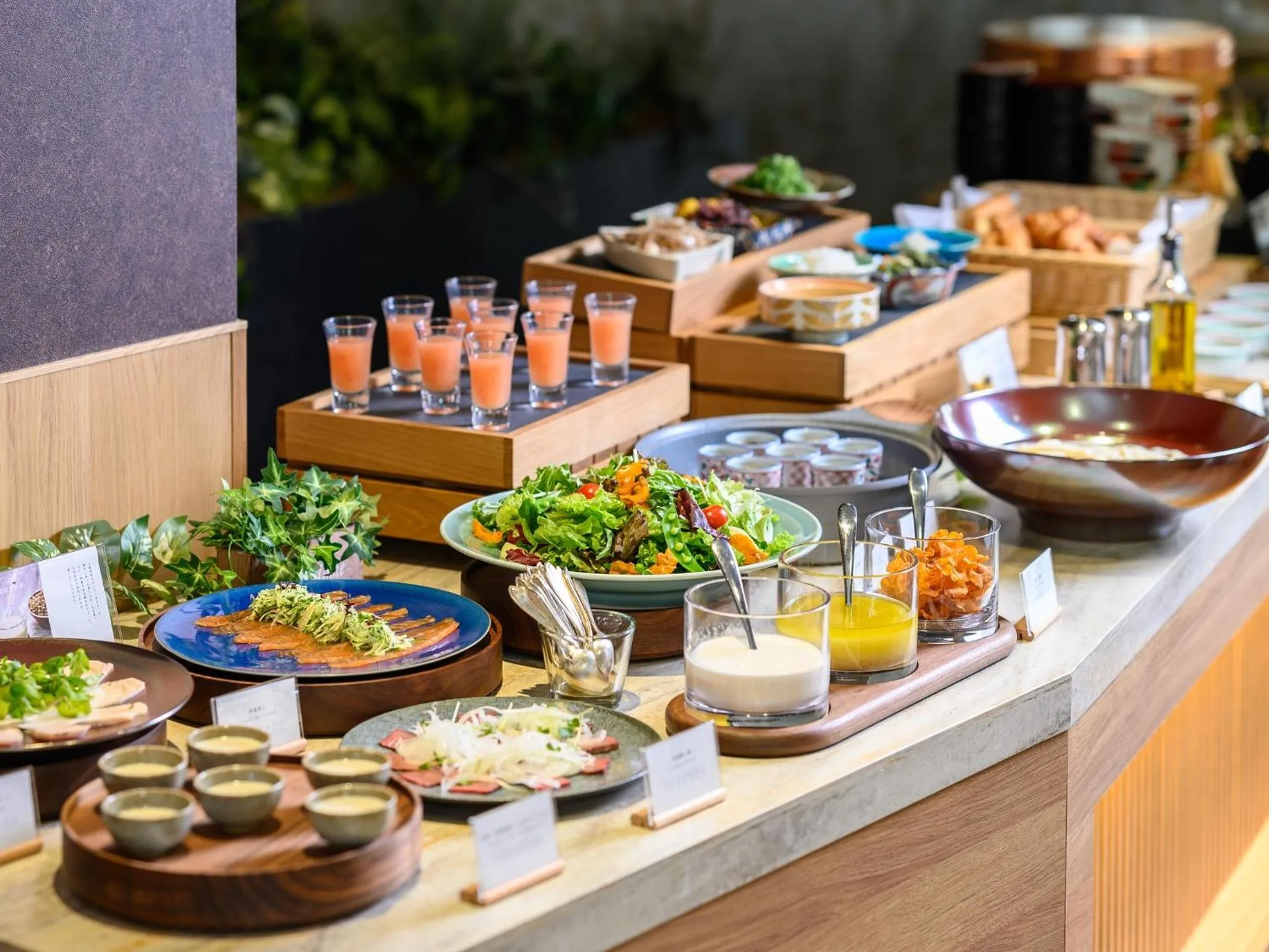 Restaurant/places to eat in Hotel Tsu Center Palace