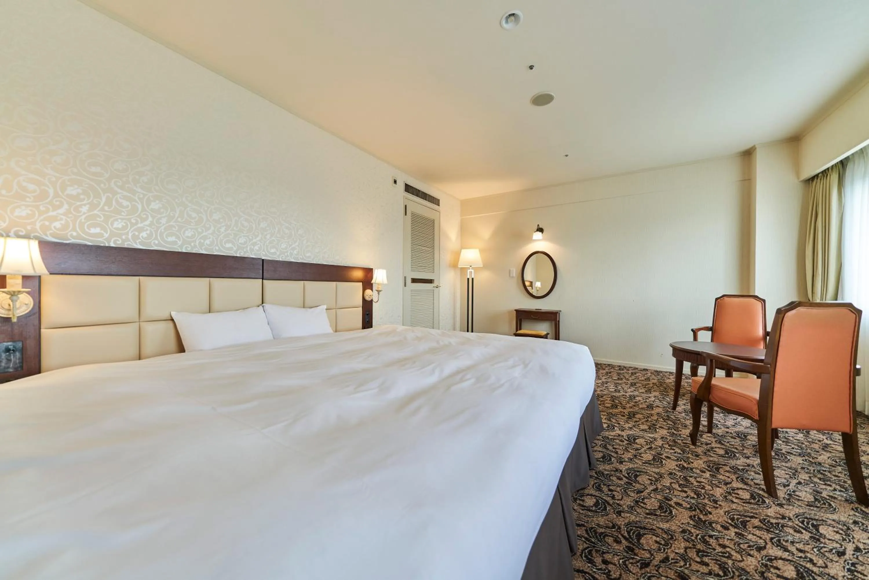 Bed in Saitama Grand Hotel Fukaya