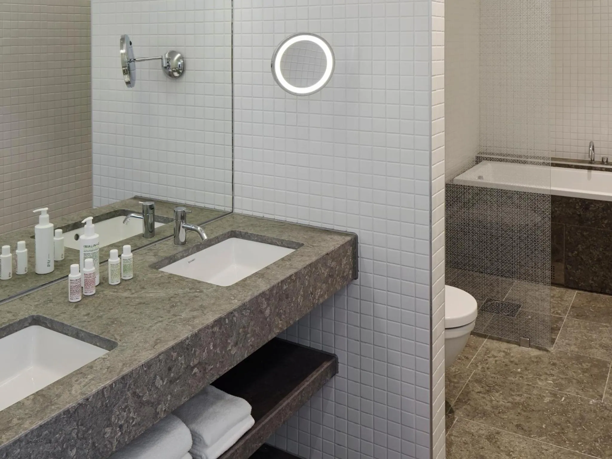 Bathroom in PM & Vänner Hotel