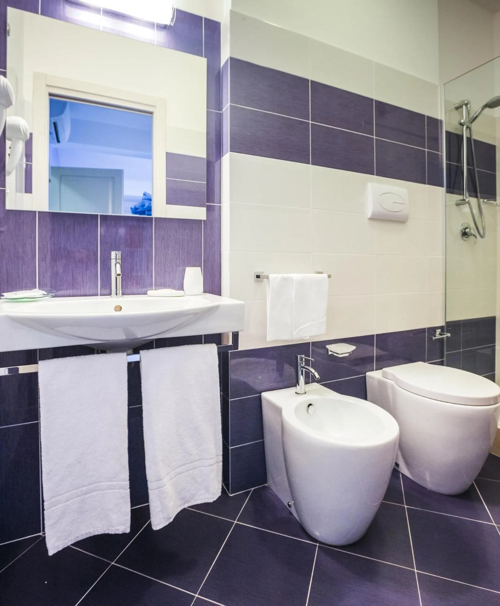 Shower in Finestre d'Occidente