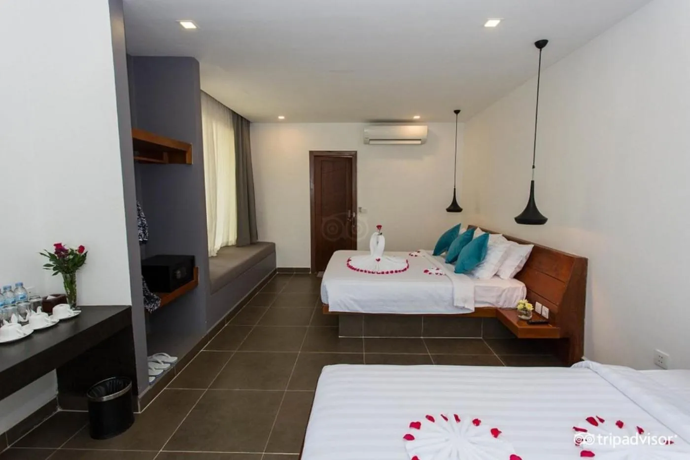 Photo of the whole room, Bed in Siem Reap Tevi Residence