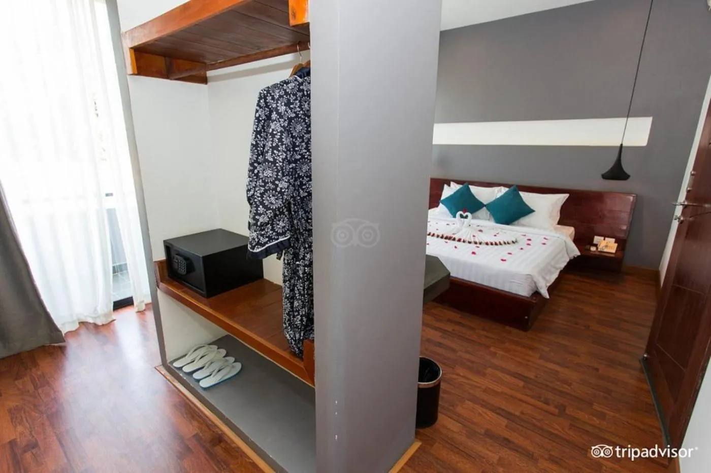 Photo of the whole room, Bed in Siem Reap Tevi Residence