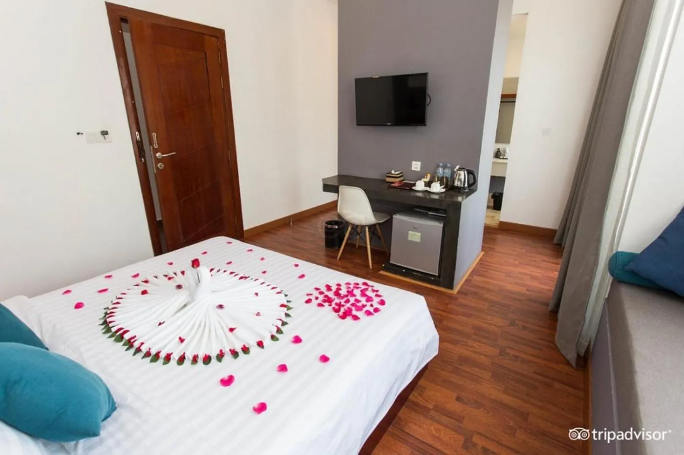 Photo of the whole room, Bed in Siem Reap Tevi Residence