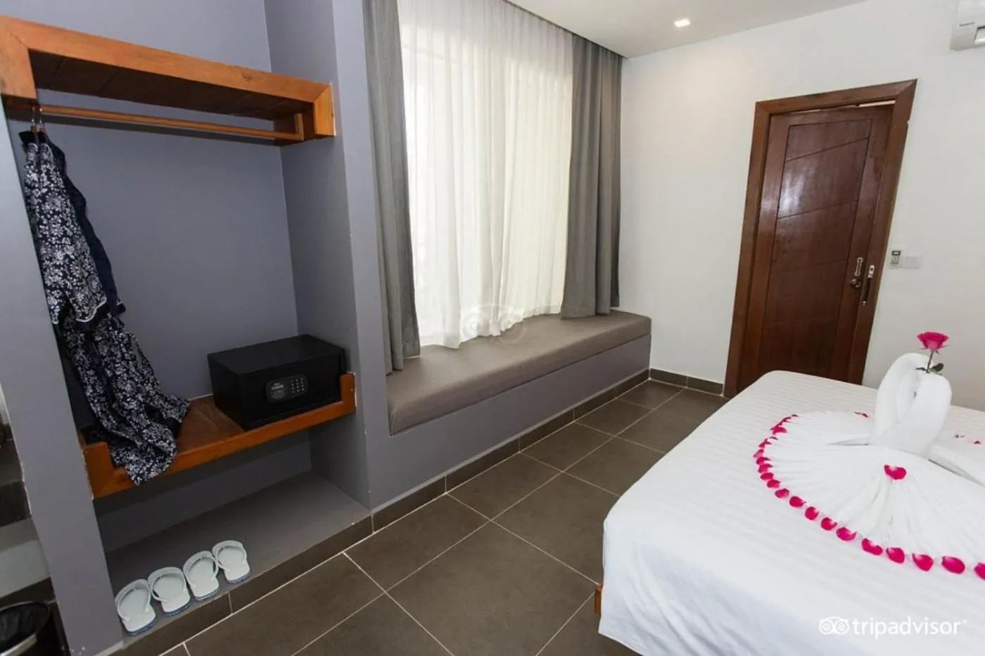 Photo of the whole room, Bed in Siem Reap Tevi Residence