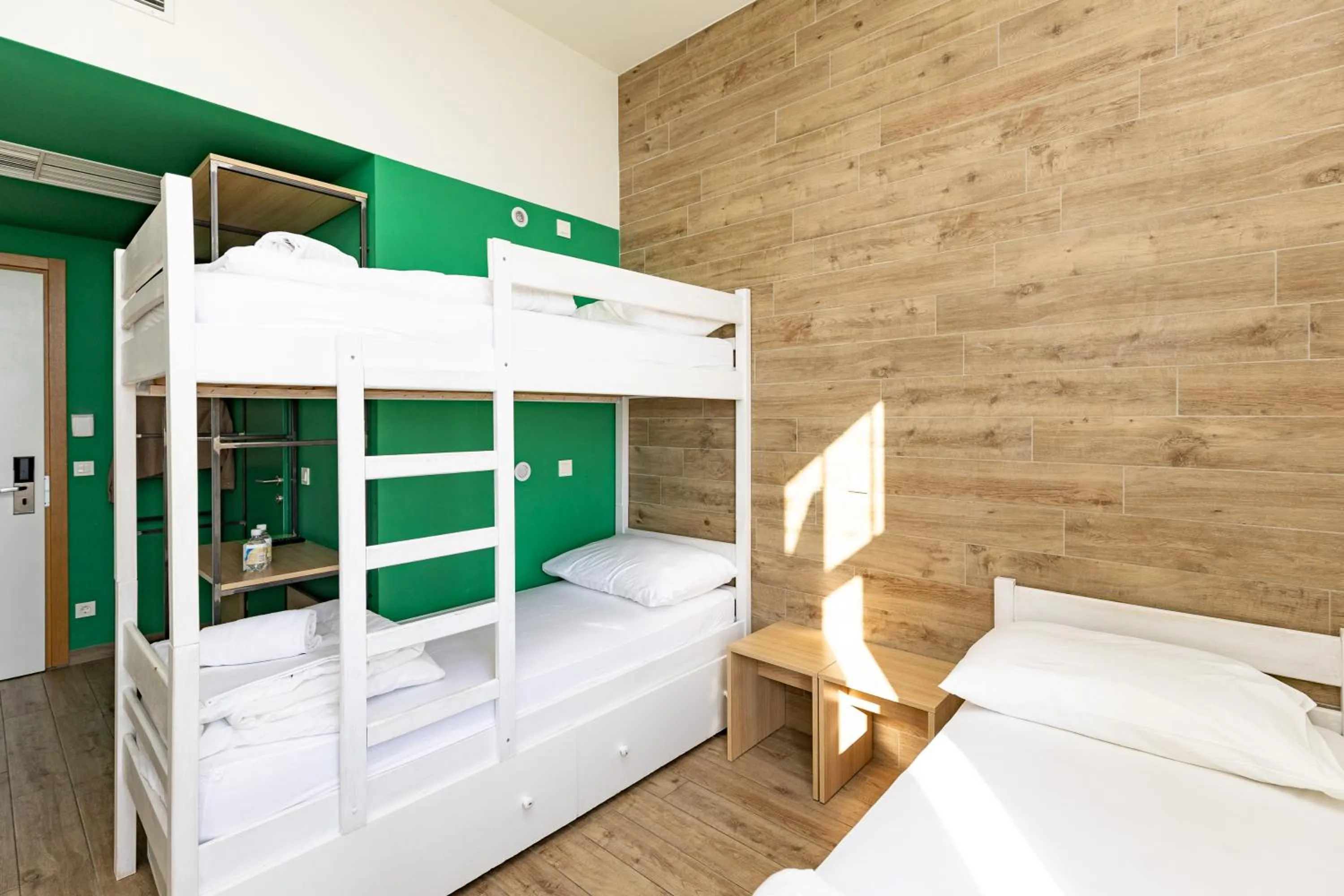 Photo of the whole room, Bed in Hostel Link