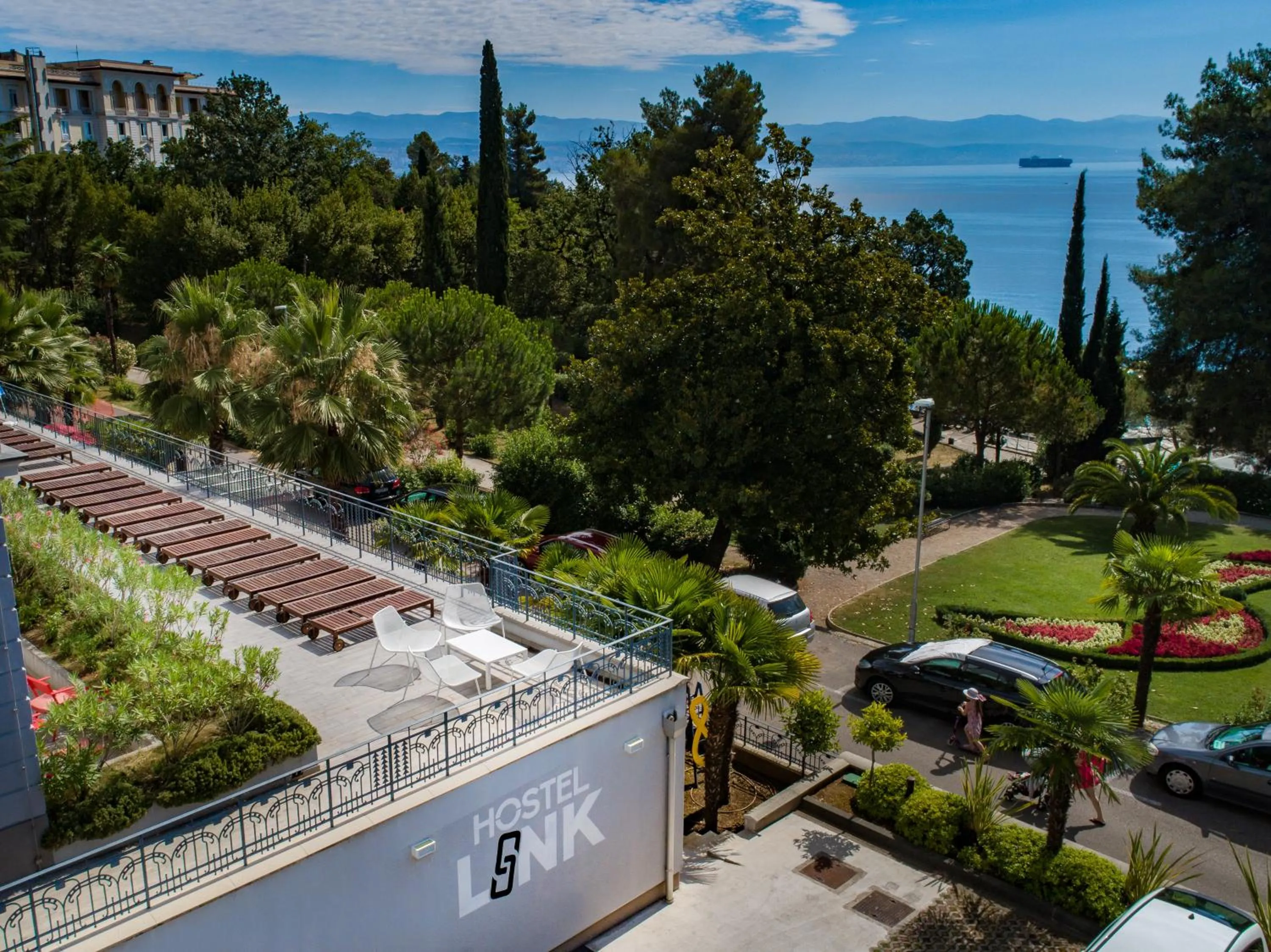 Neighbourhood in Hostel Link