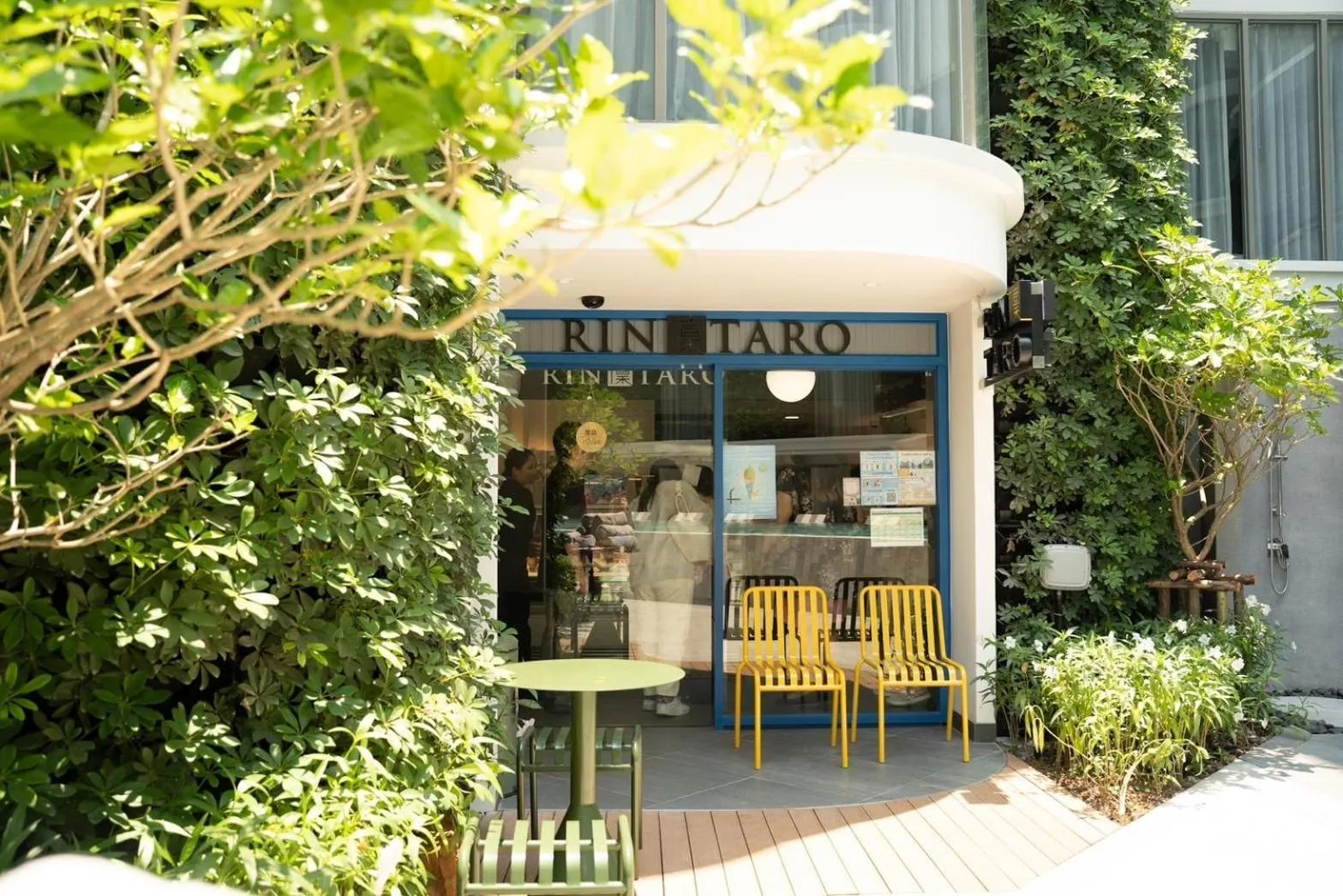 Restaurant/places to eat in The Salil Hotel Riverside Bangkok