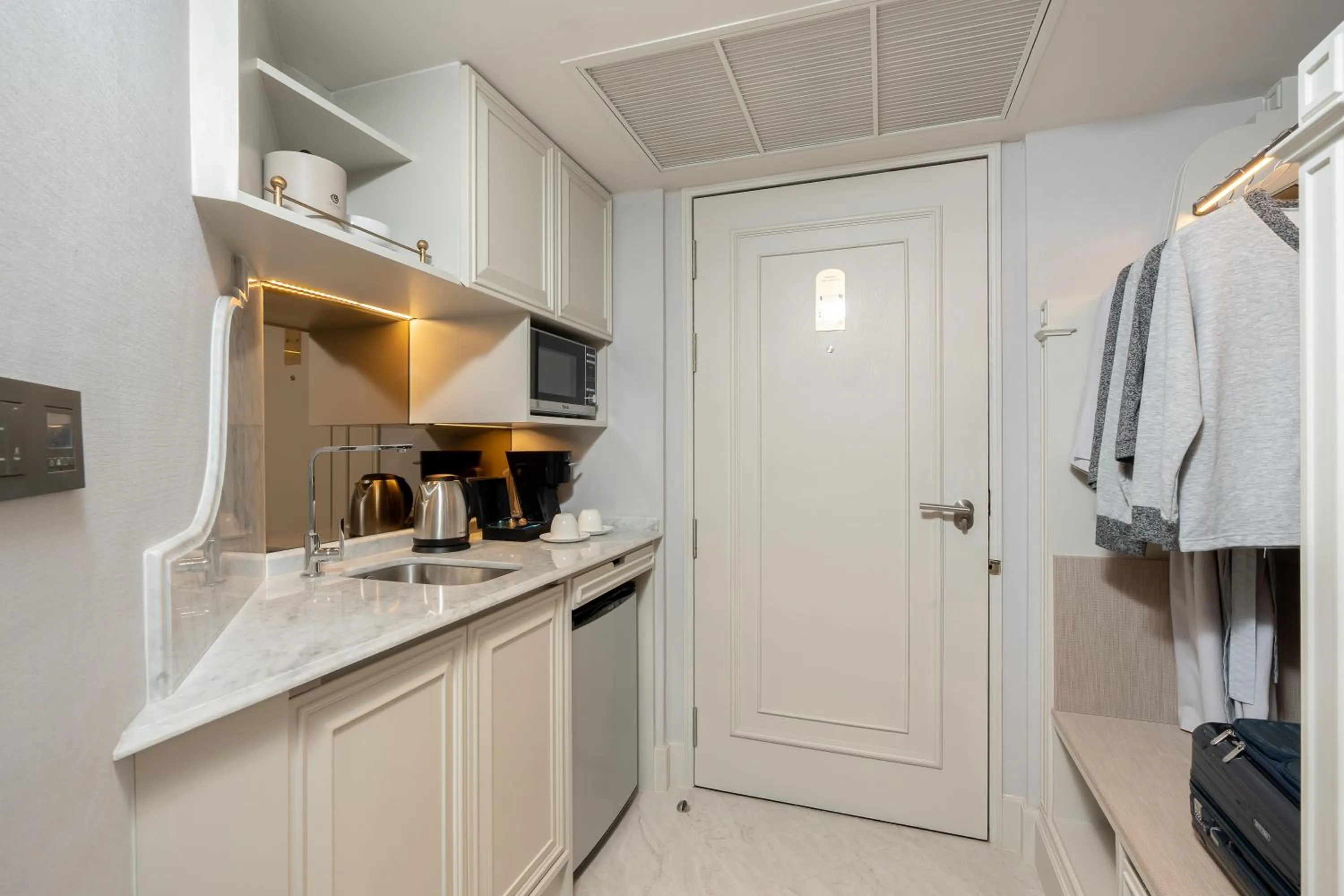 Photo of the whole room in The Salil Hotel Riverside Bangkok