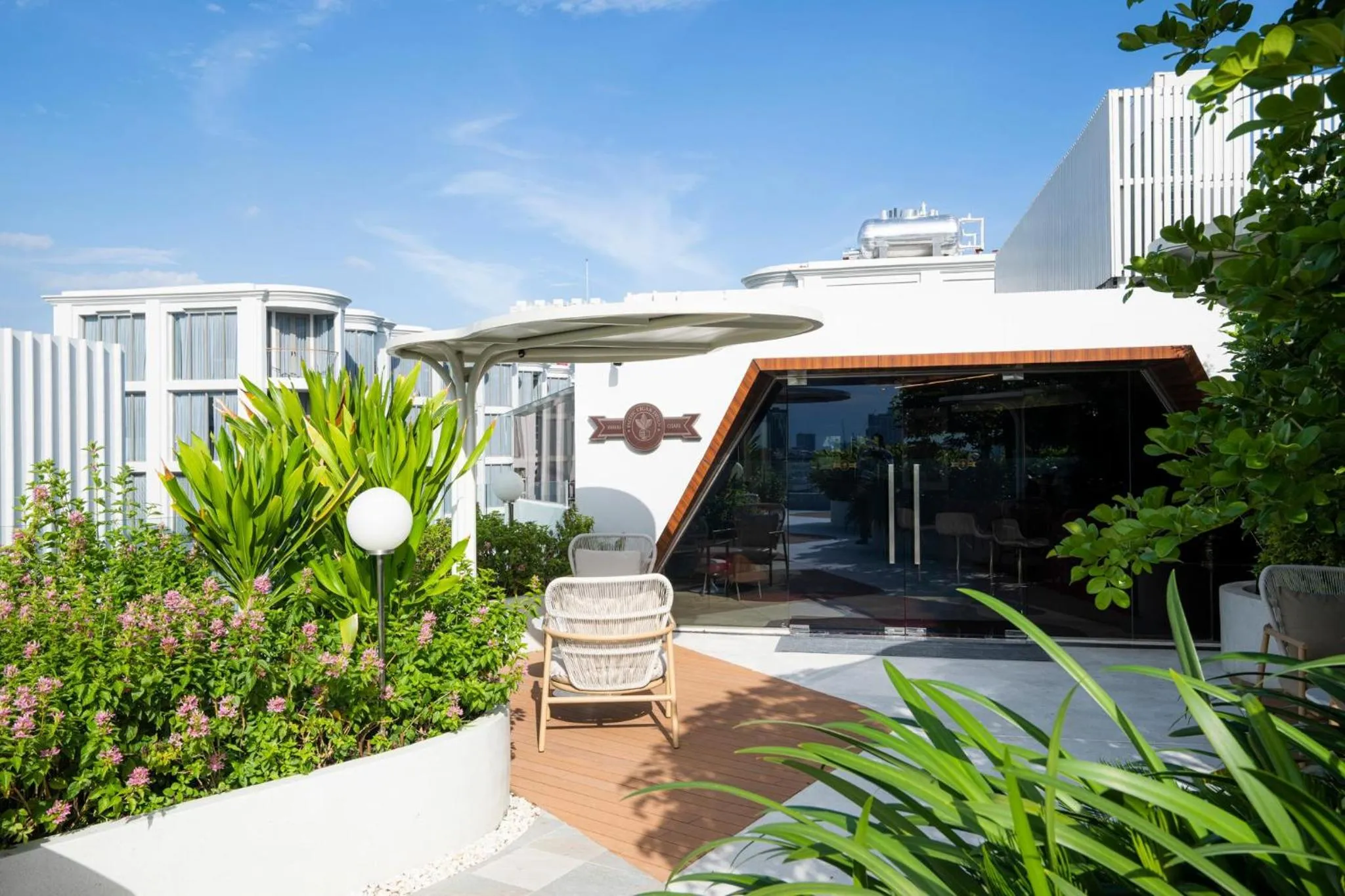 Lounge or bar in The Salil Hotel Riverside Bangkok