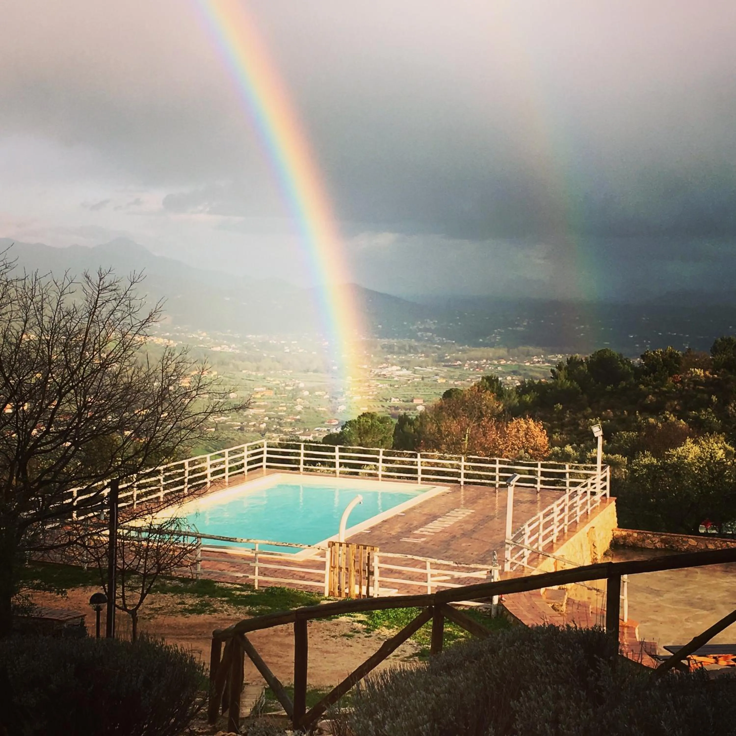 Pool view in Il Favogoloso