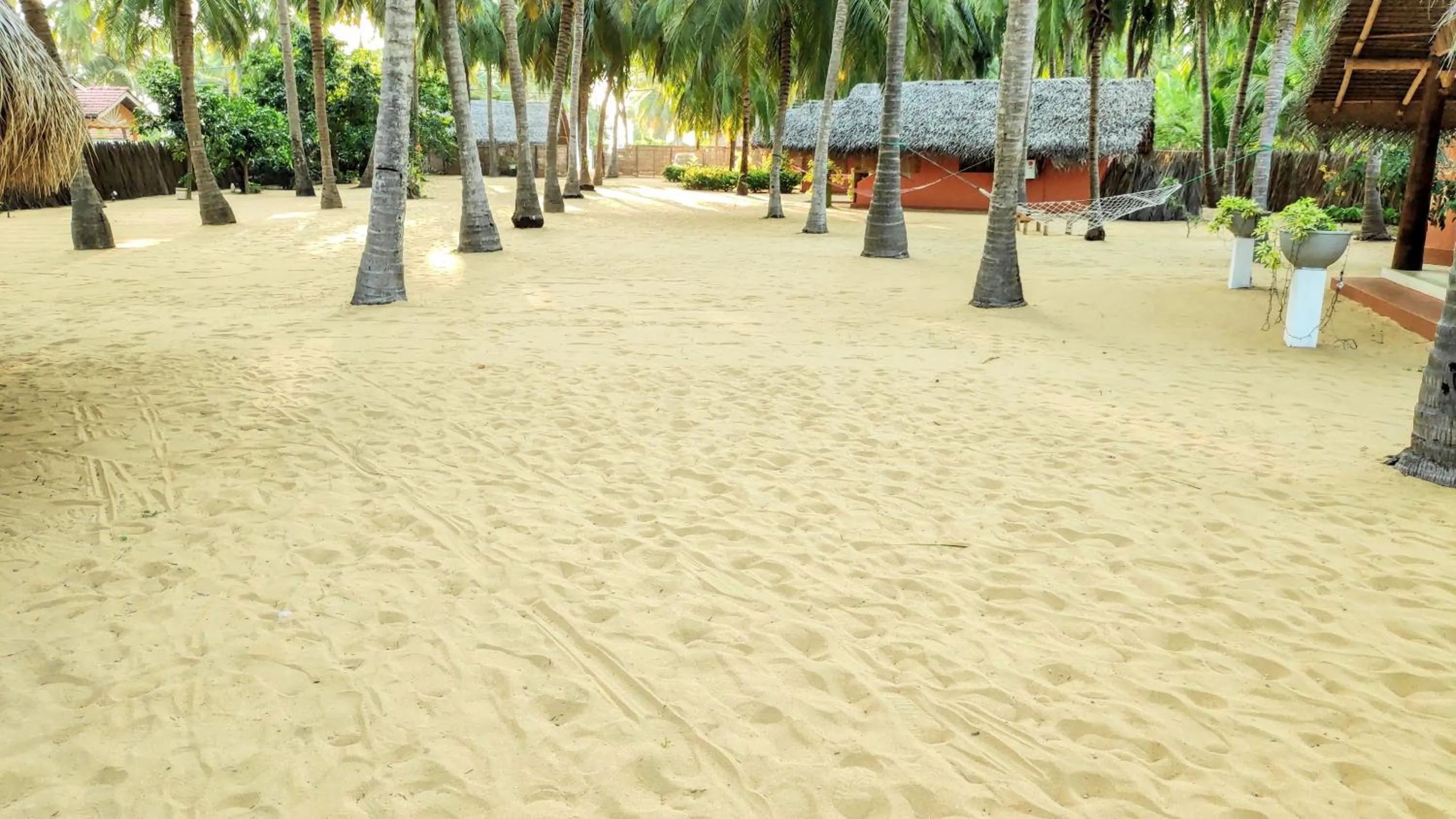 Staff in Roshanne Beach Resort, Kalpitiya