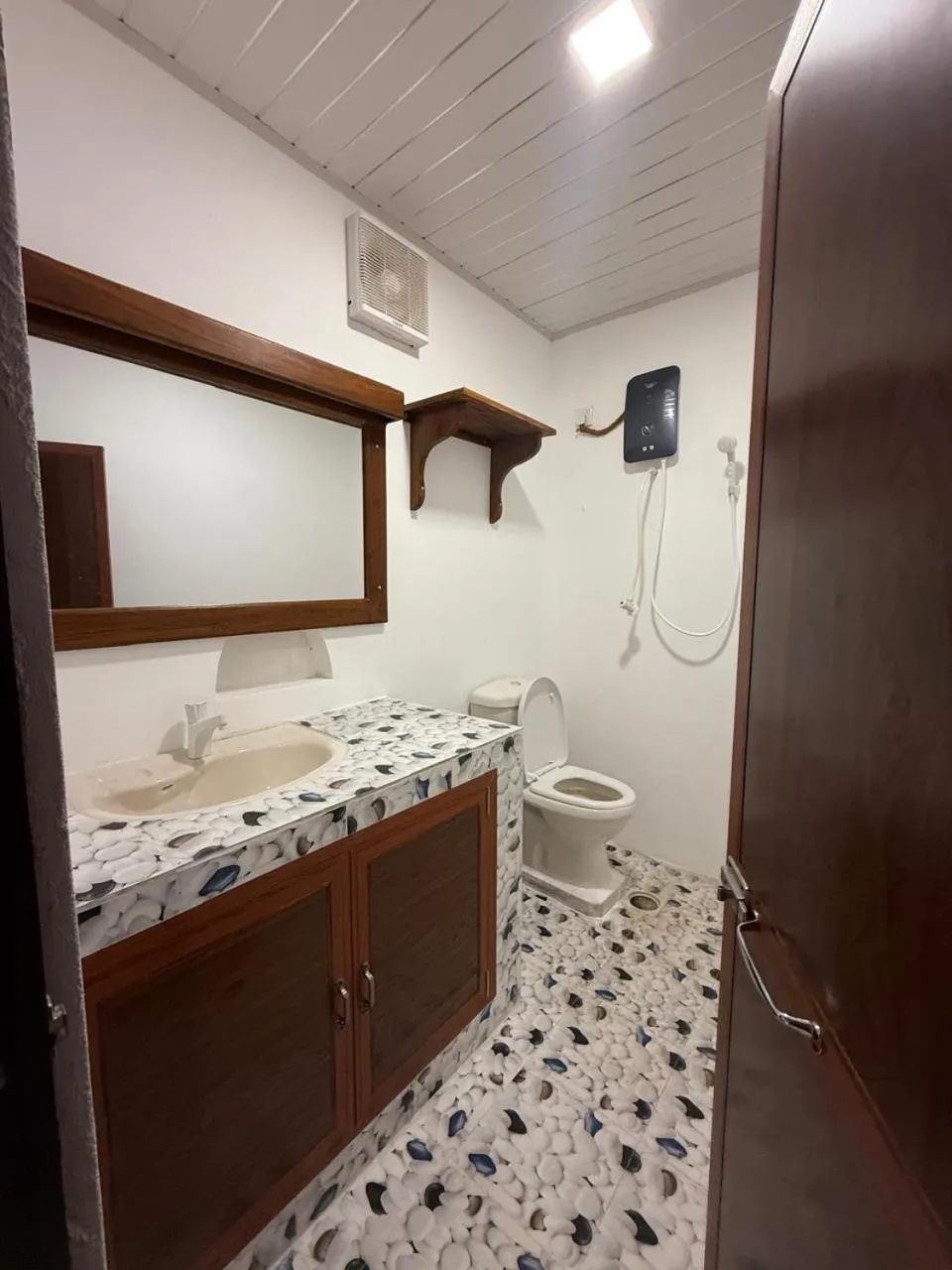 Bathroom in Roshanne Beach Resort, Kalpitiya