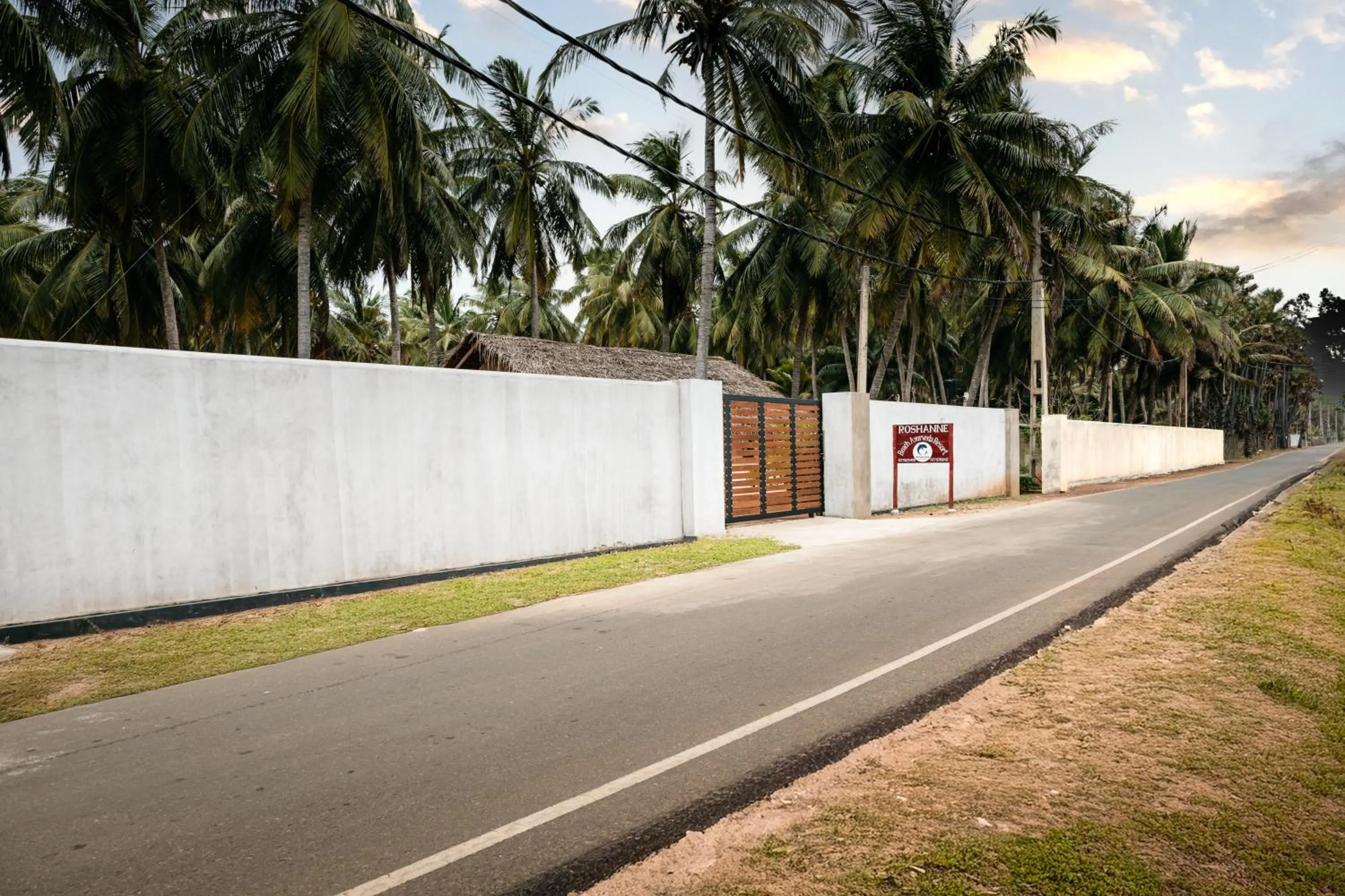Facade/entrance in Roshanne Beach Resort, Kalpitiya