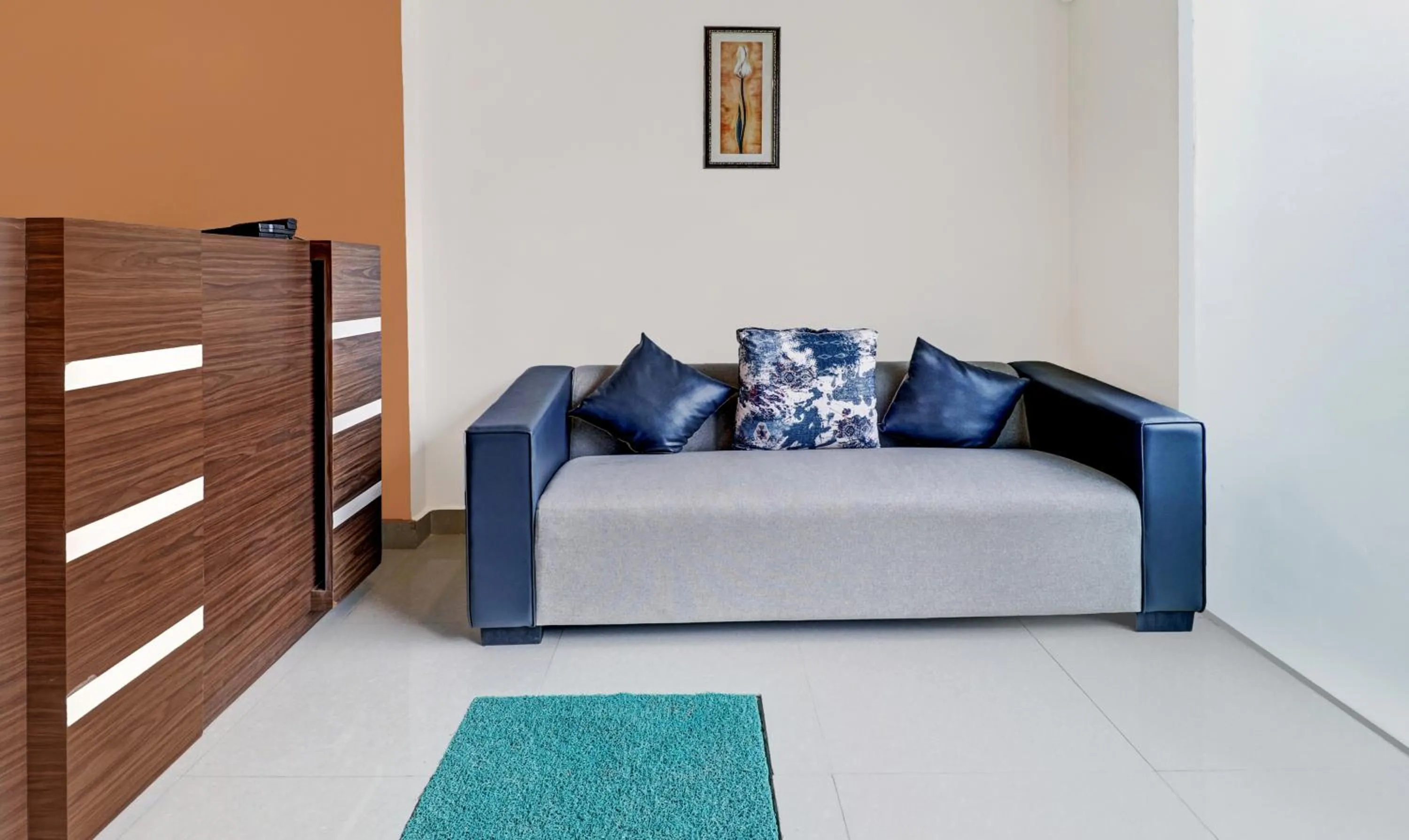 Seating area in Treebo Elite Premium Homes