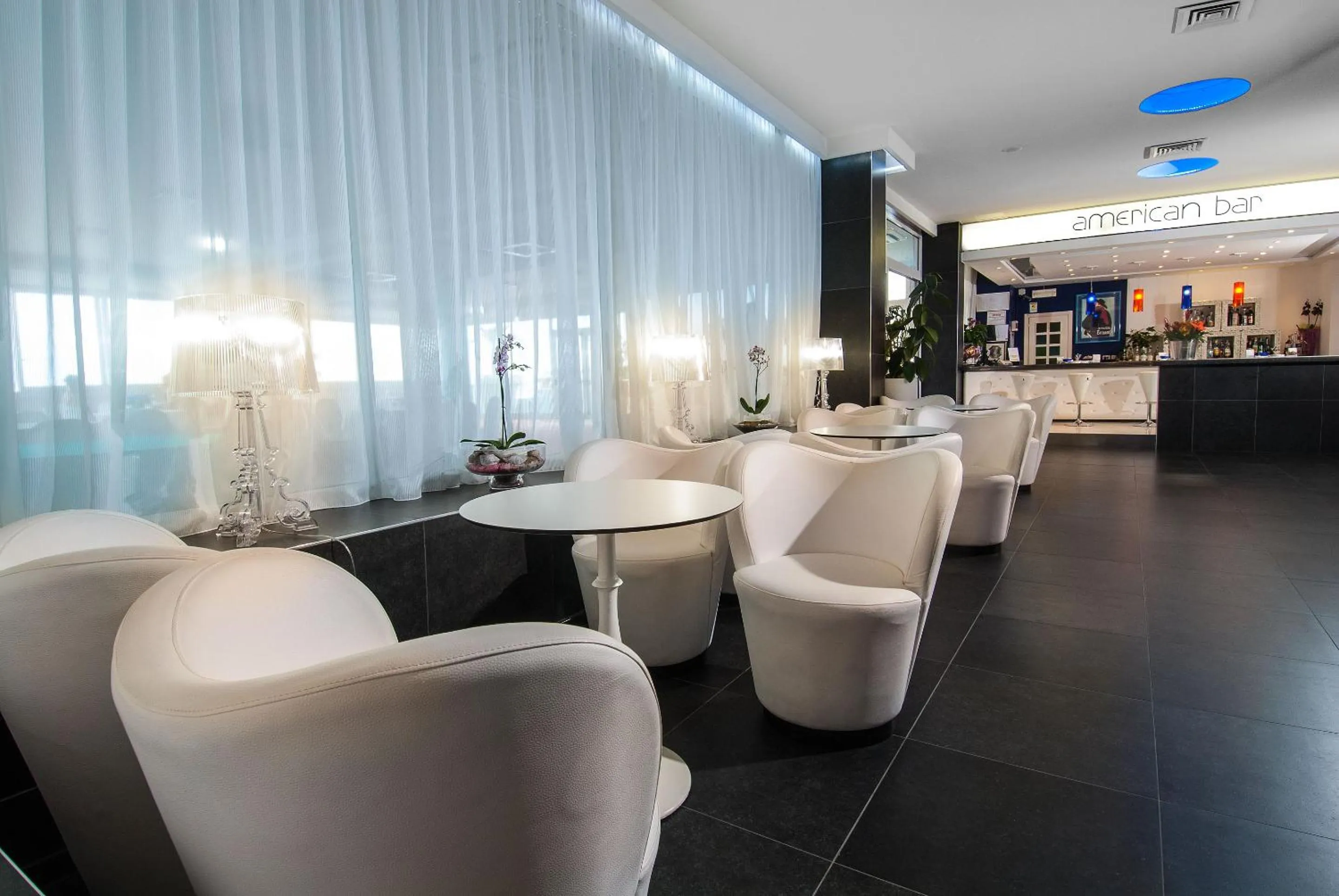 Lounge or bar in Hotel Mediterraneo