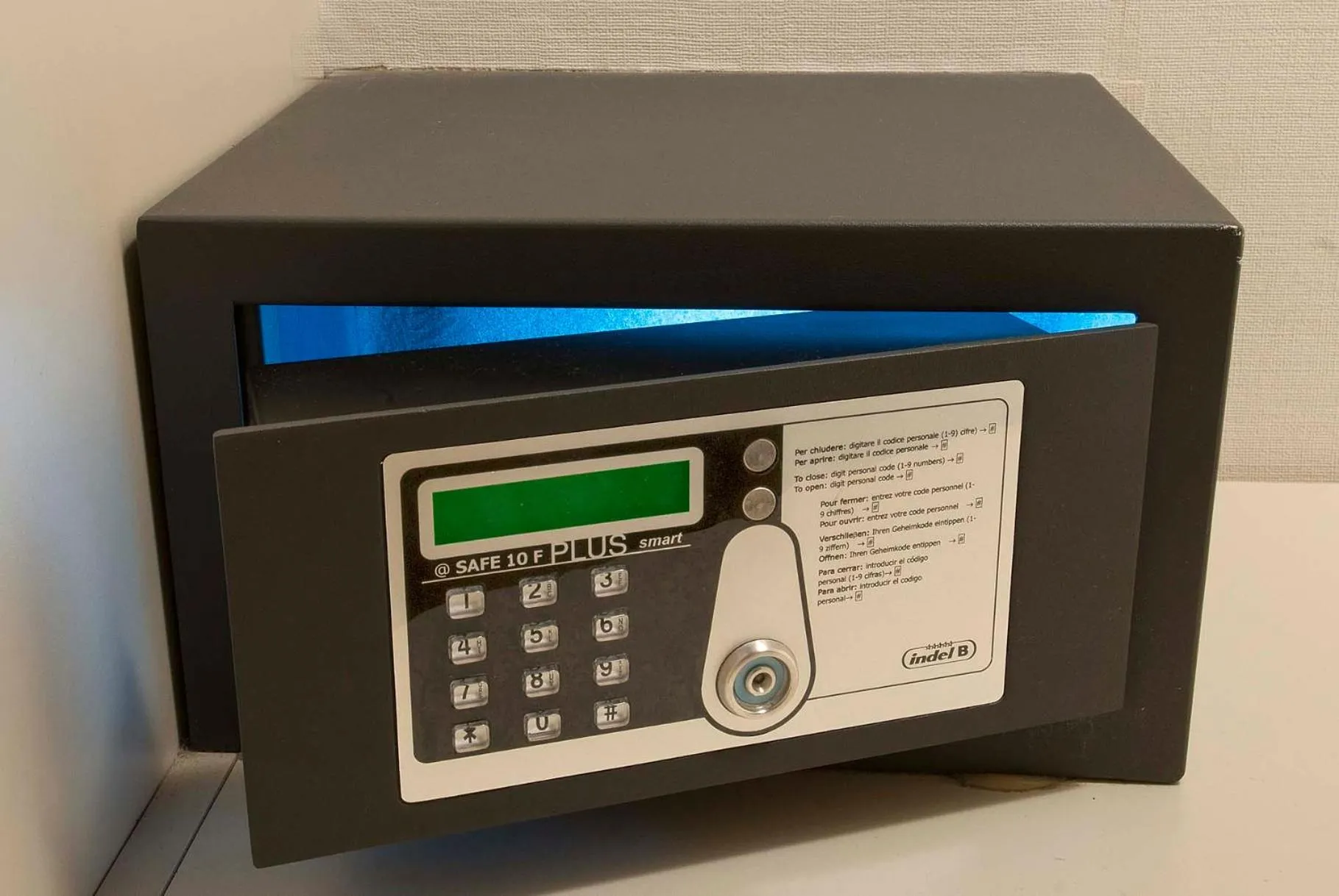 safe in Hotel Mediterraneo