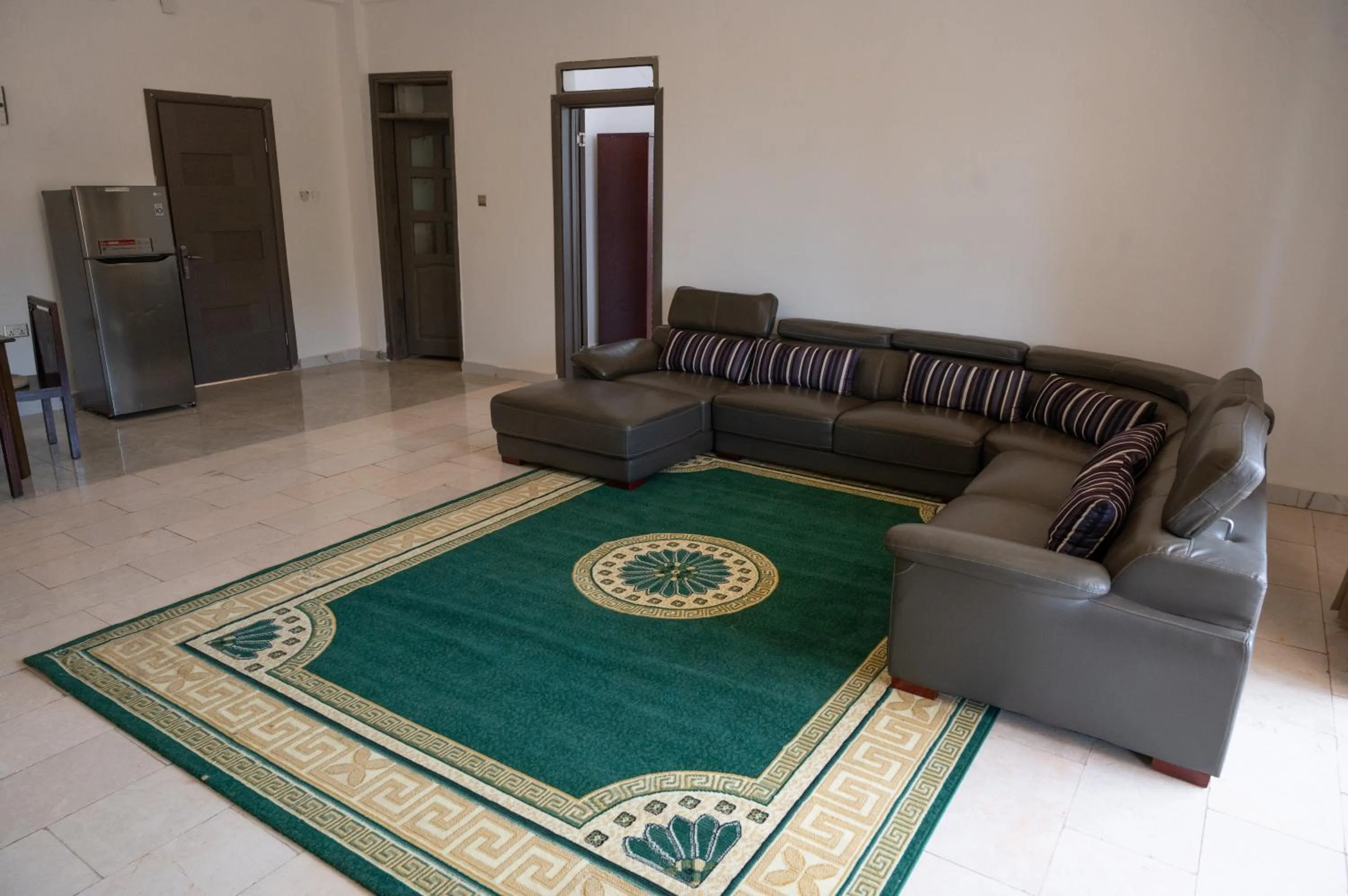 Kitchen or kitchenette in The Voice Hotel