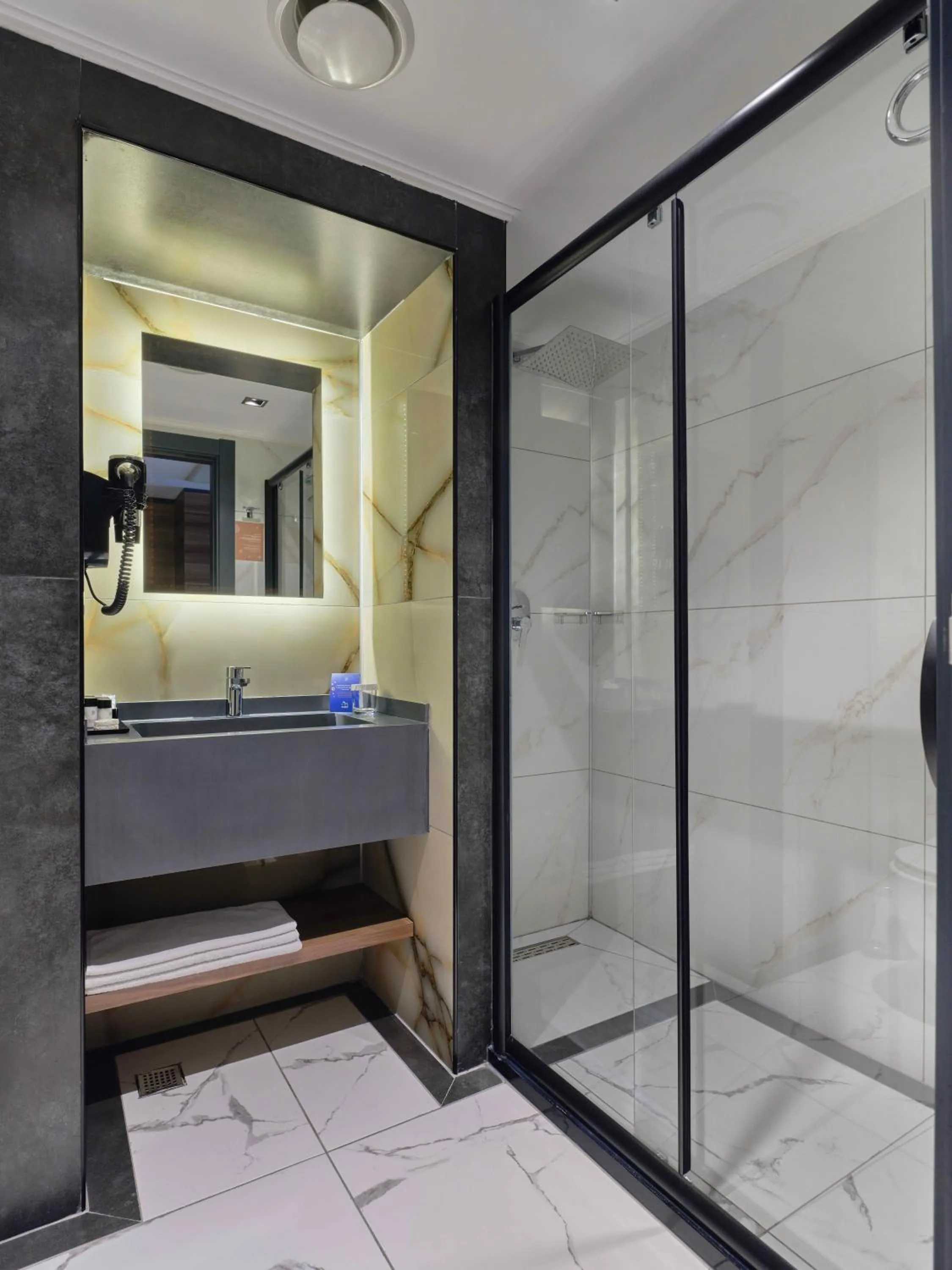 Shower in Dedeman Sanliurfa