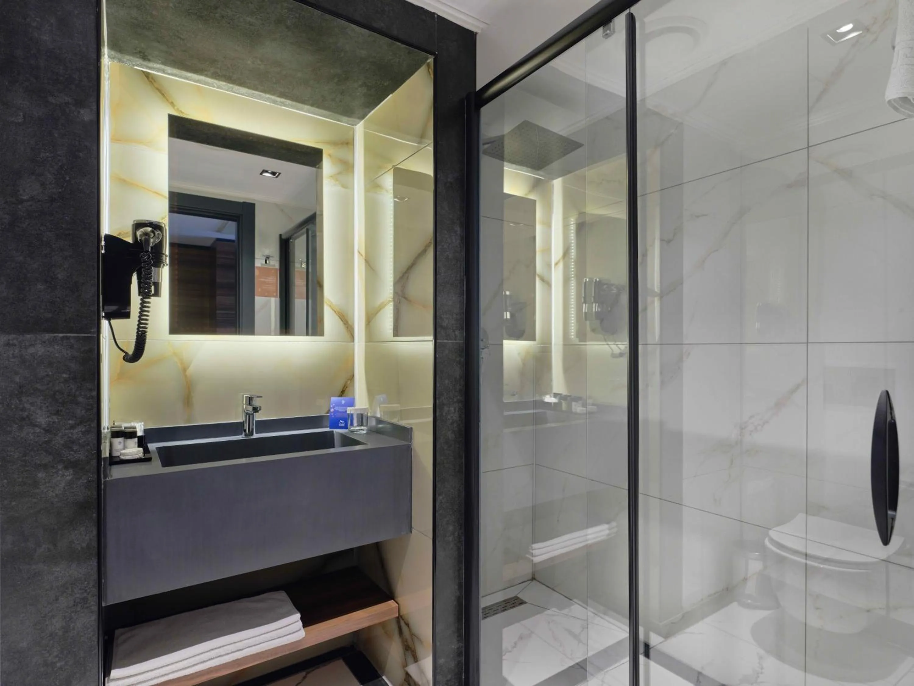 Shower in Dedeman Sanliurfa