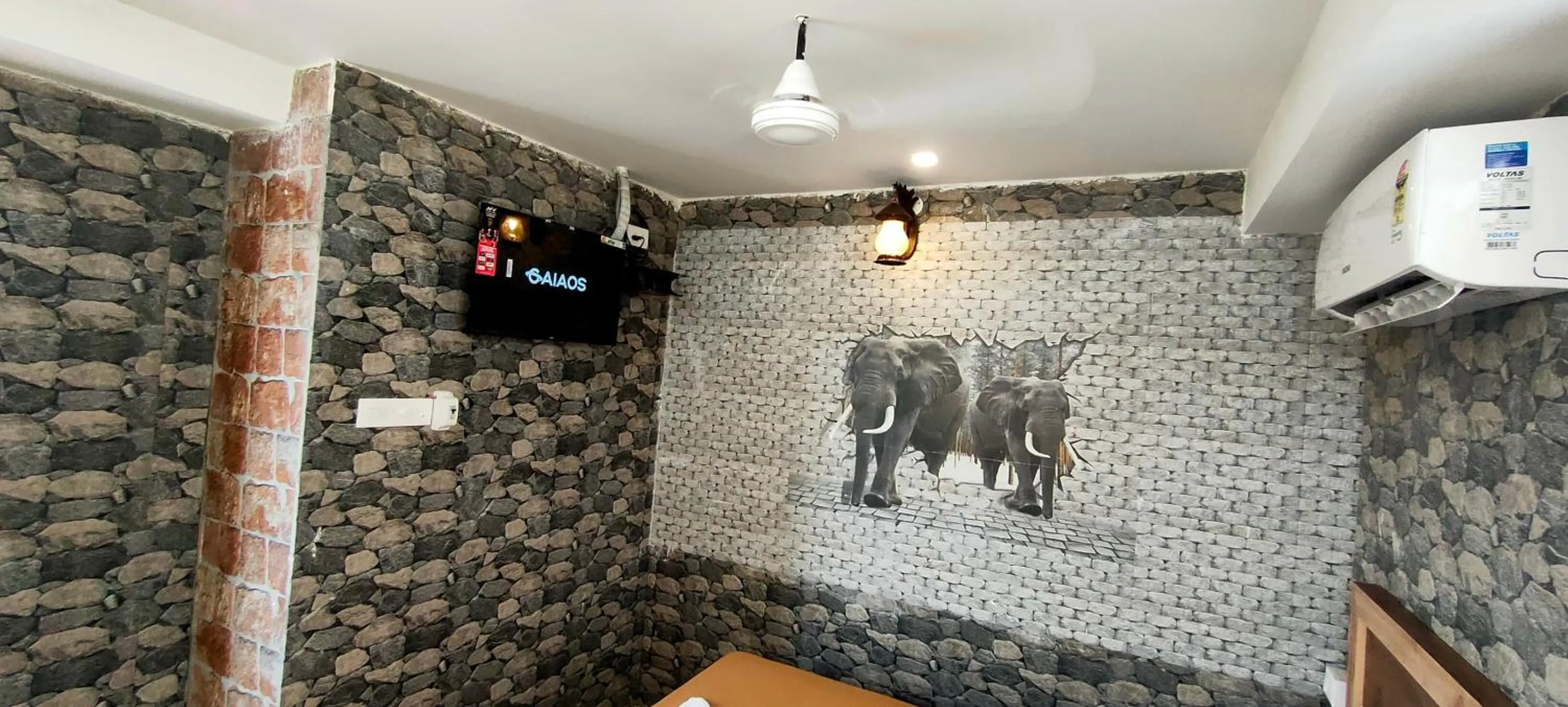 Srirathna Temple View Inn