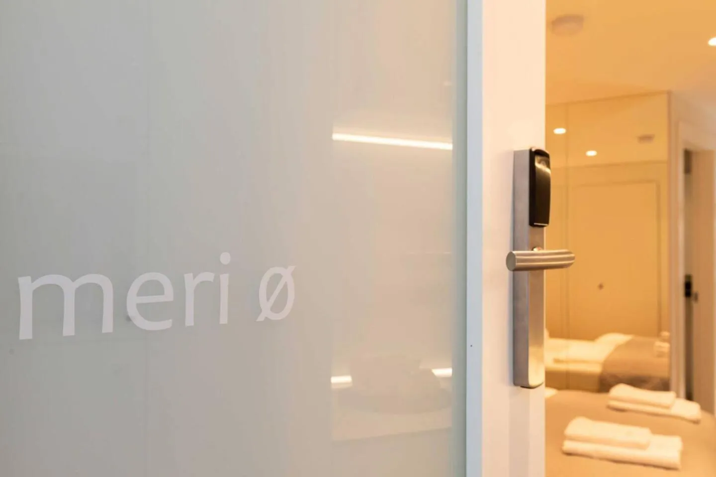 Bedroom in Old Town Apartments u nikse