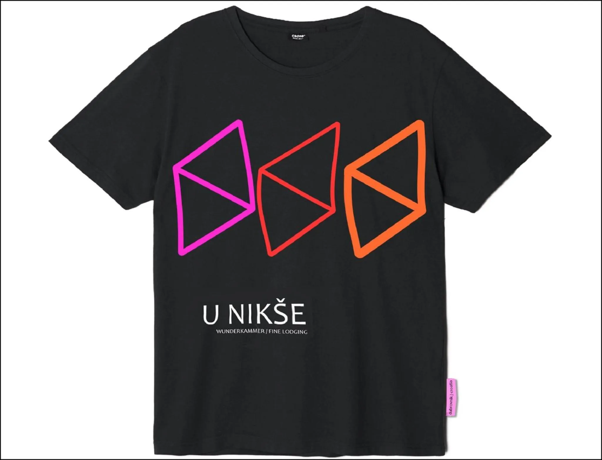 Text overlay in Old Town Apartments u nikse