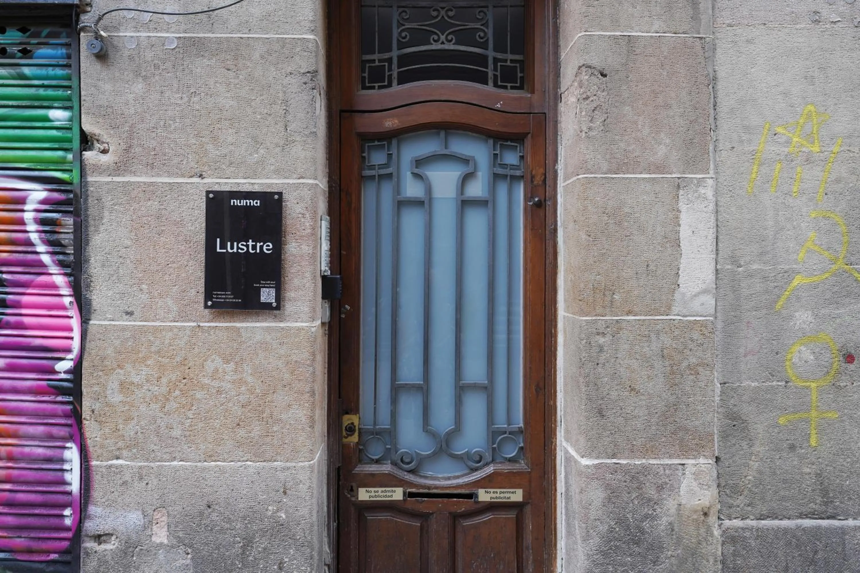 Facade/entrance in Numa Barcelona Lustre