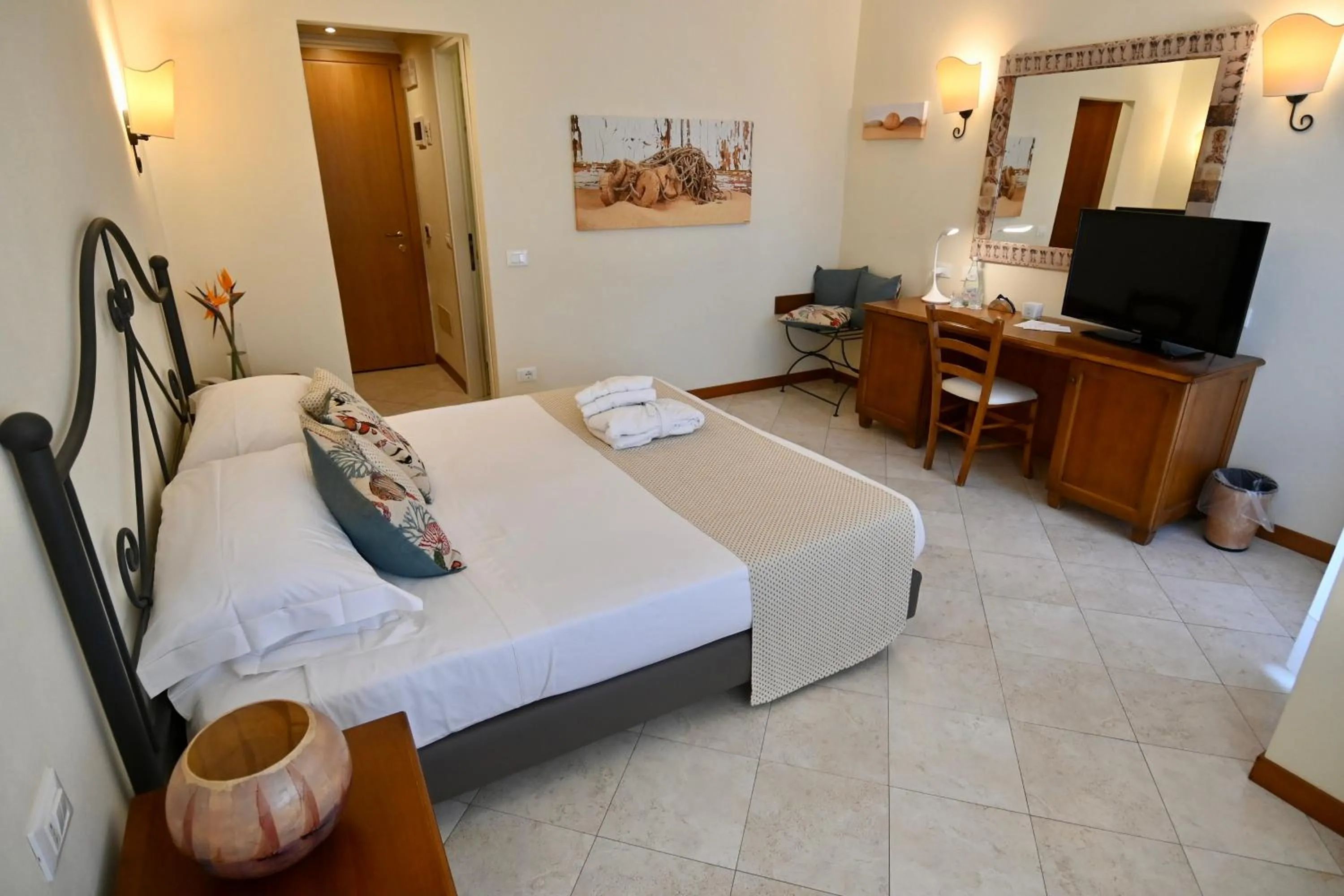 Bedroom, Bed in Hotel Airone isola d'Elba