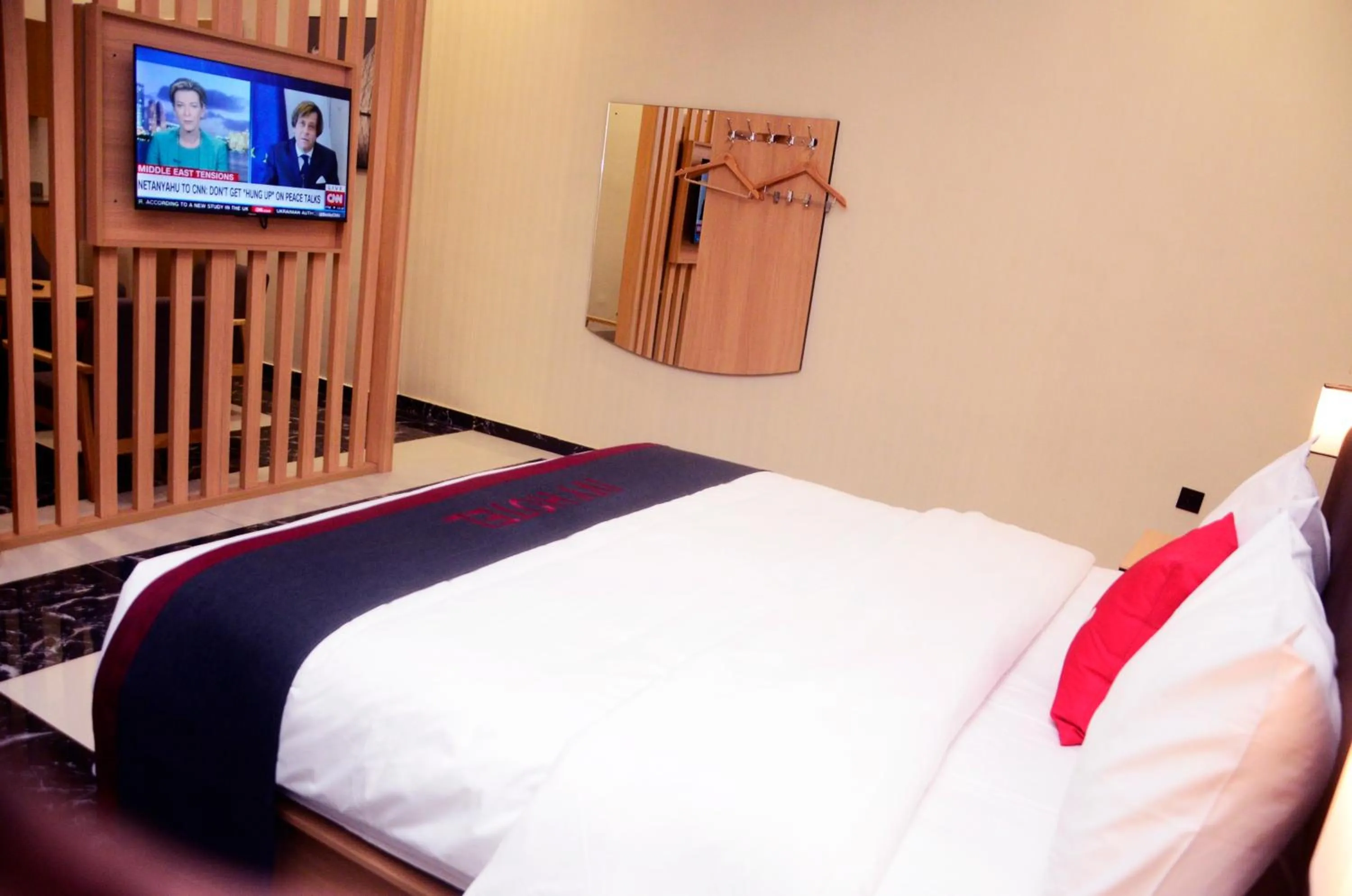 TV and multimedia, Bed in Ivy Hotel Emerald