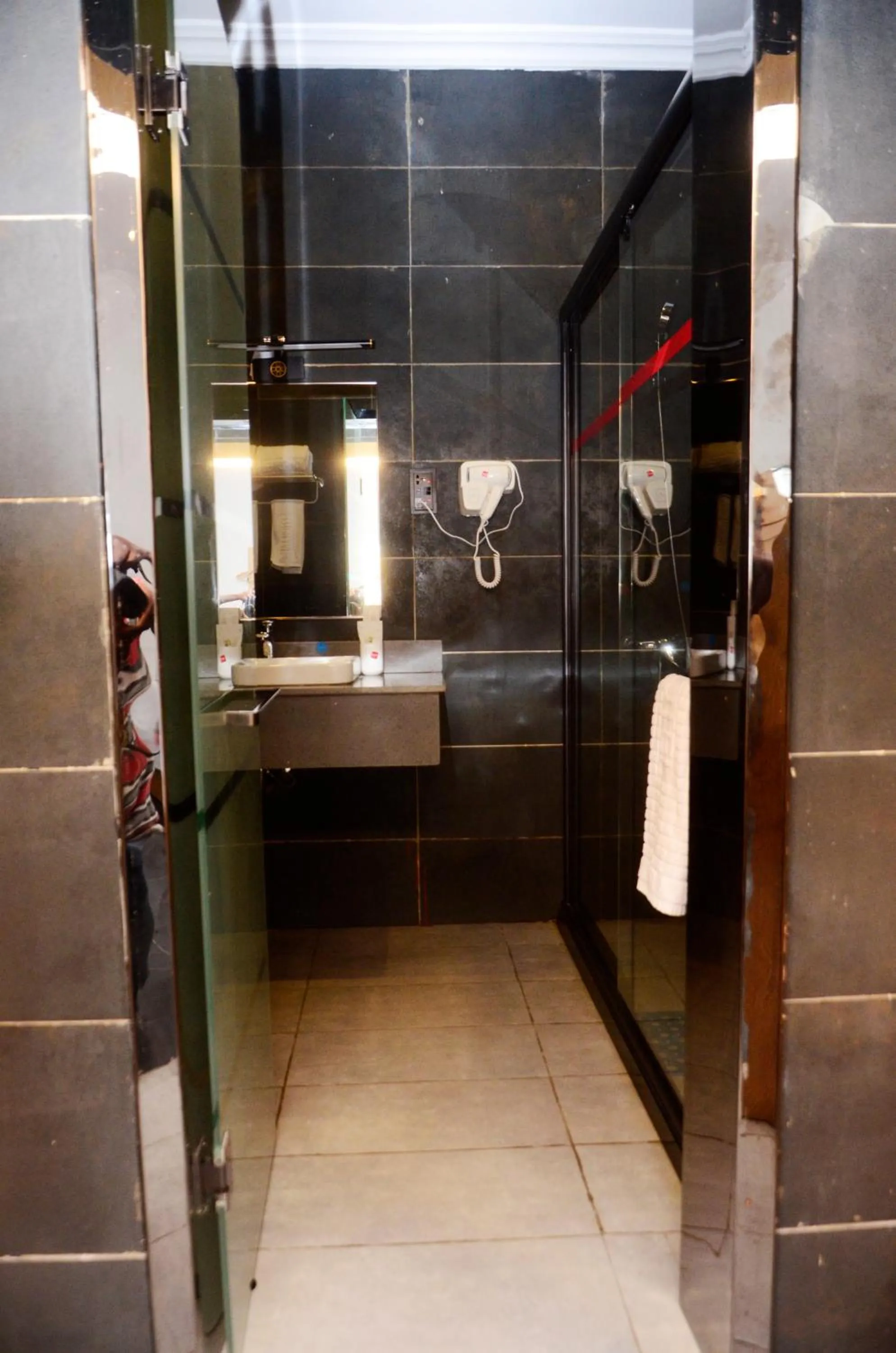 Toilet in Ivy Hotel Emerald