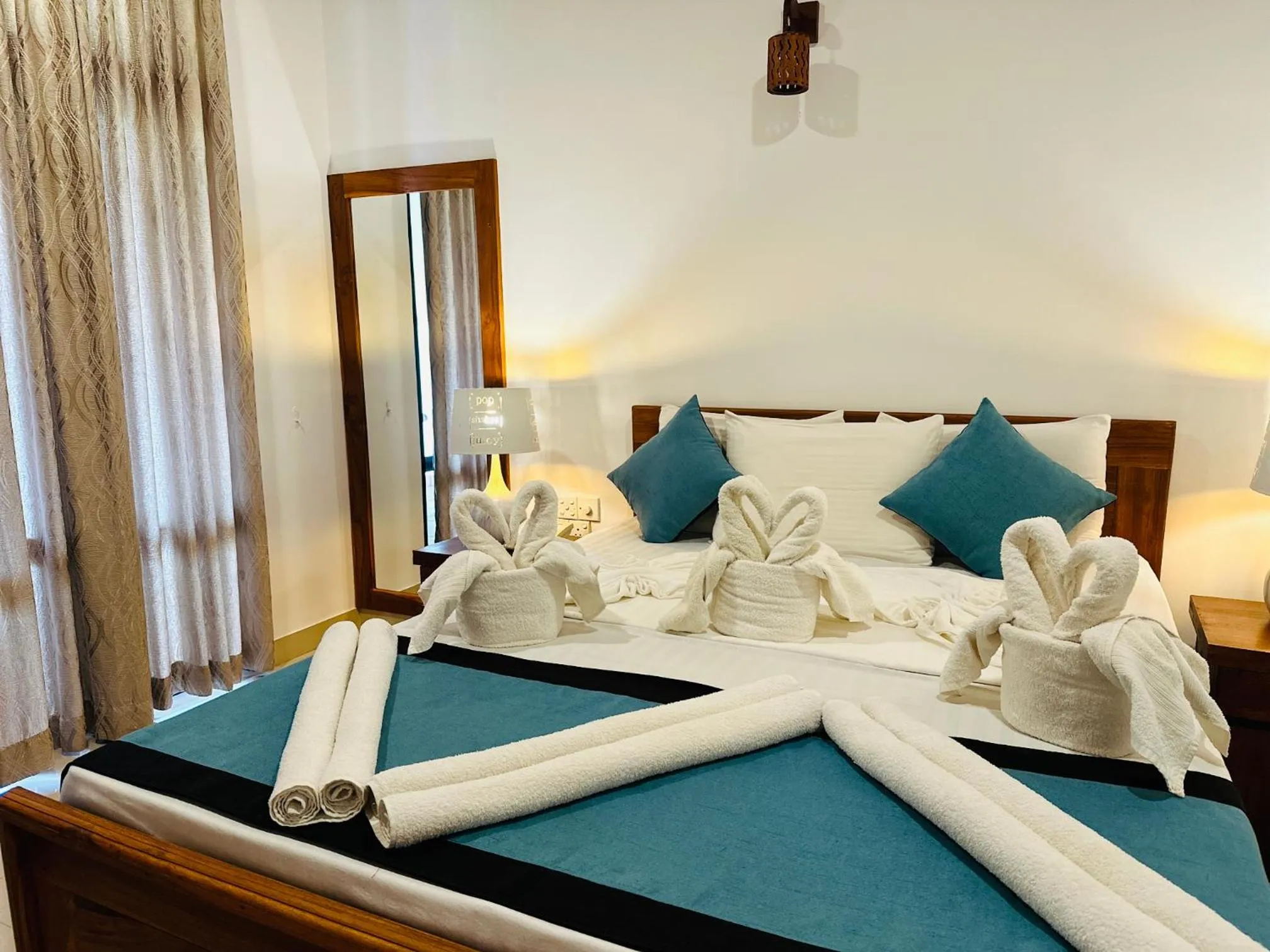 Bed in Gamodh Citadel Resort