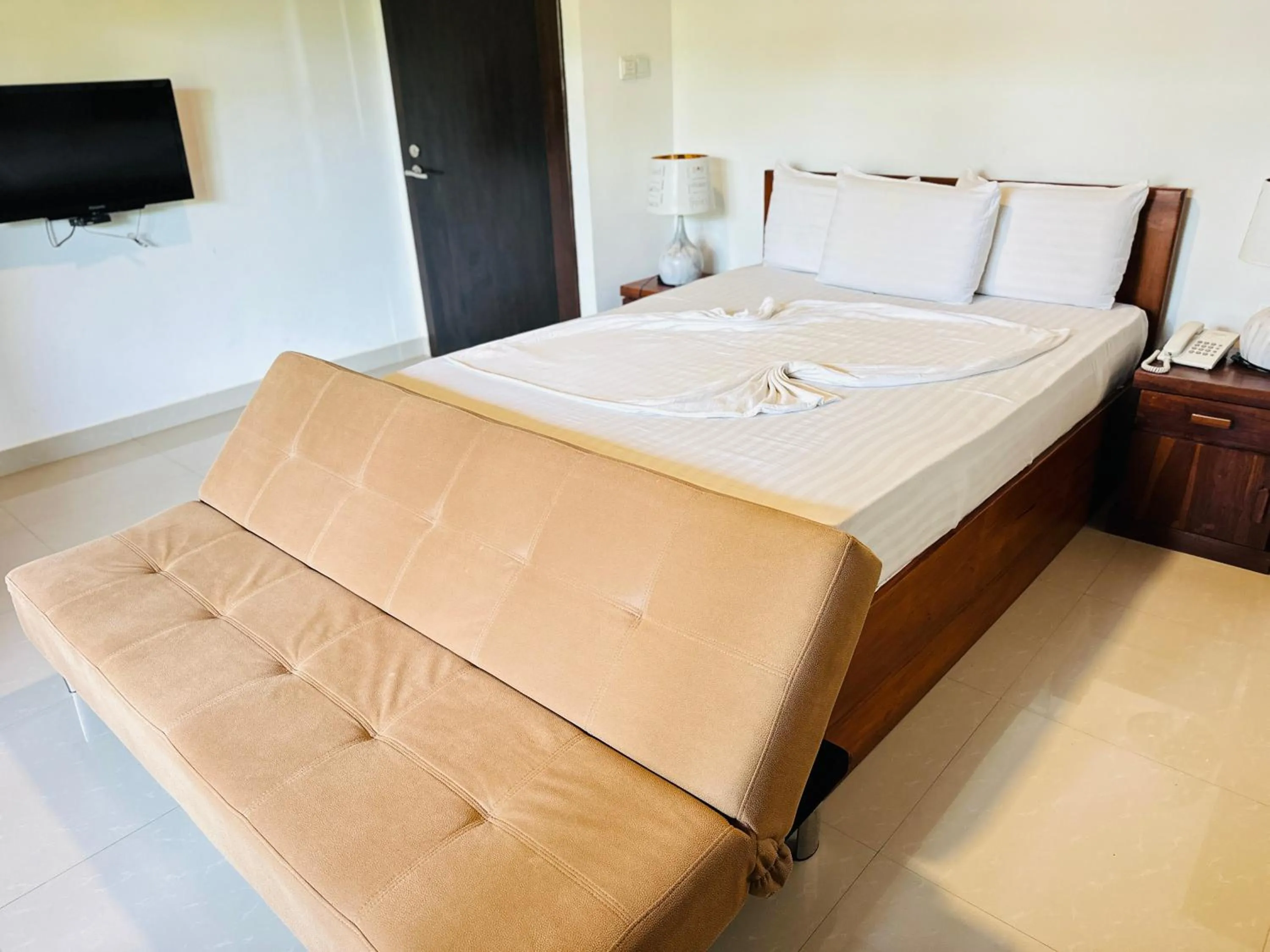 Bed in Gamodh Citadel Resort