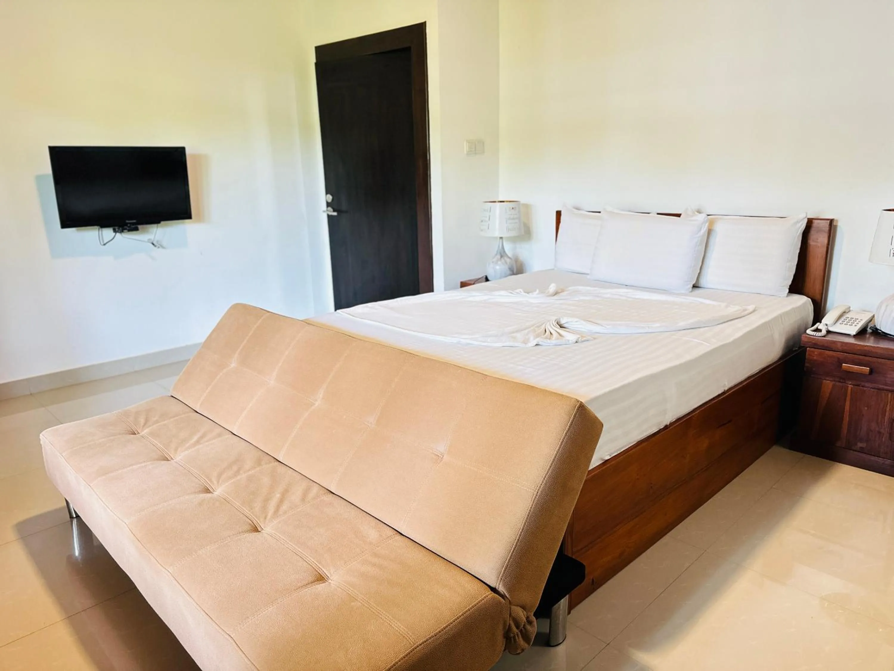 Bed in Gamodh Citadel Resort