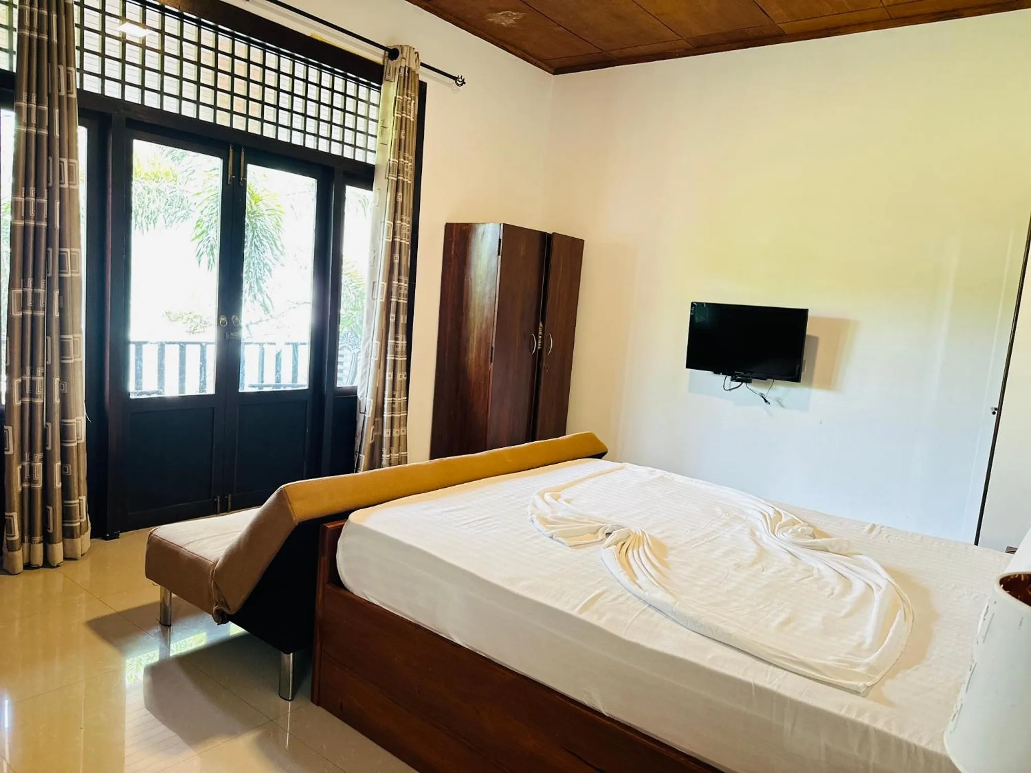 Bed in Gamodh Citadel Resort