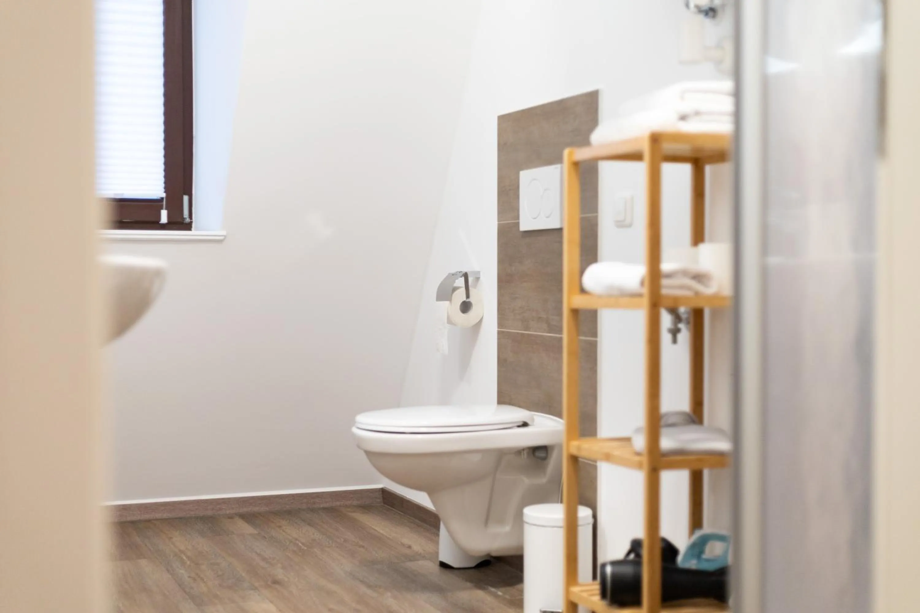 Toilet in Apartments am Neuen Theater - Altstadt - Zentral - Küche - Wifi - Powered by Ko-Living