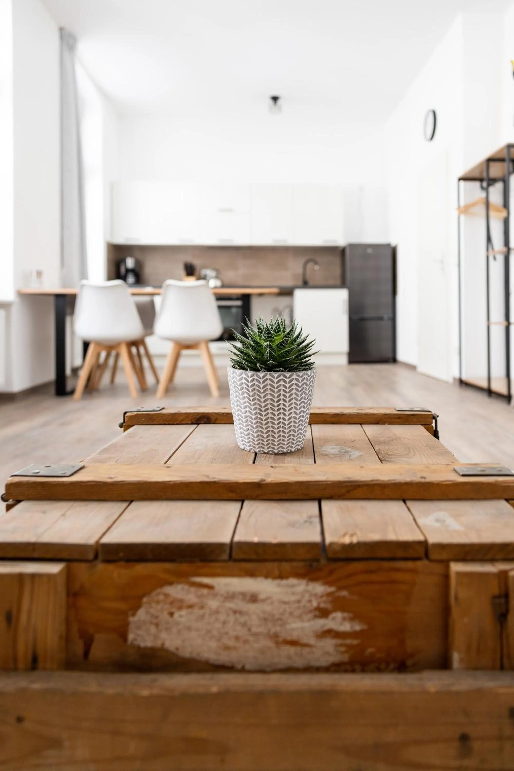 Kitchen or kitchenette in Apartments am Neuen Theater - Altstadt - Zentral - Küche - Wifi - Powered by Ko-Living